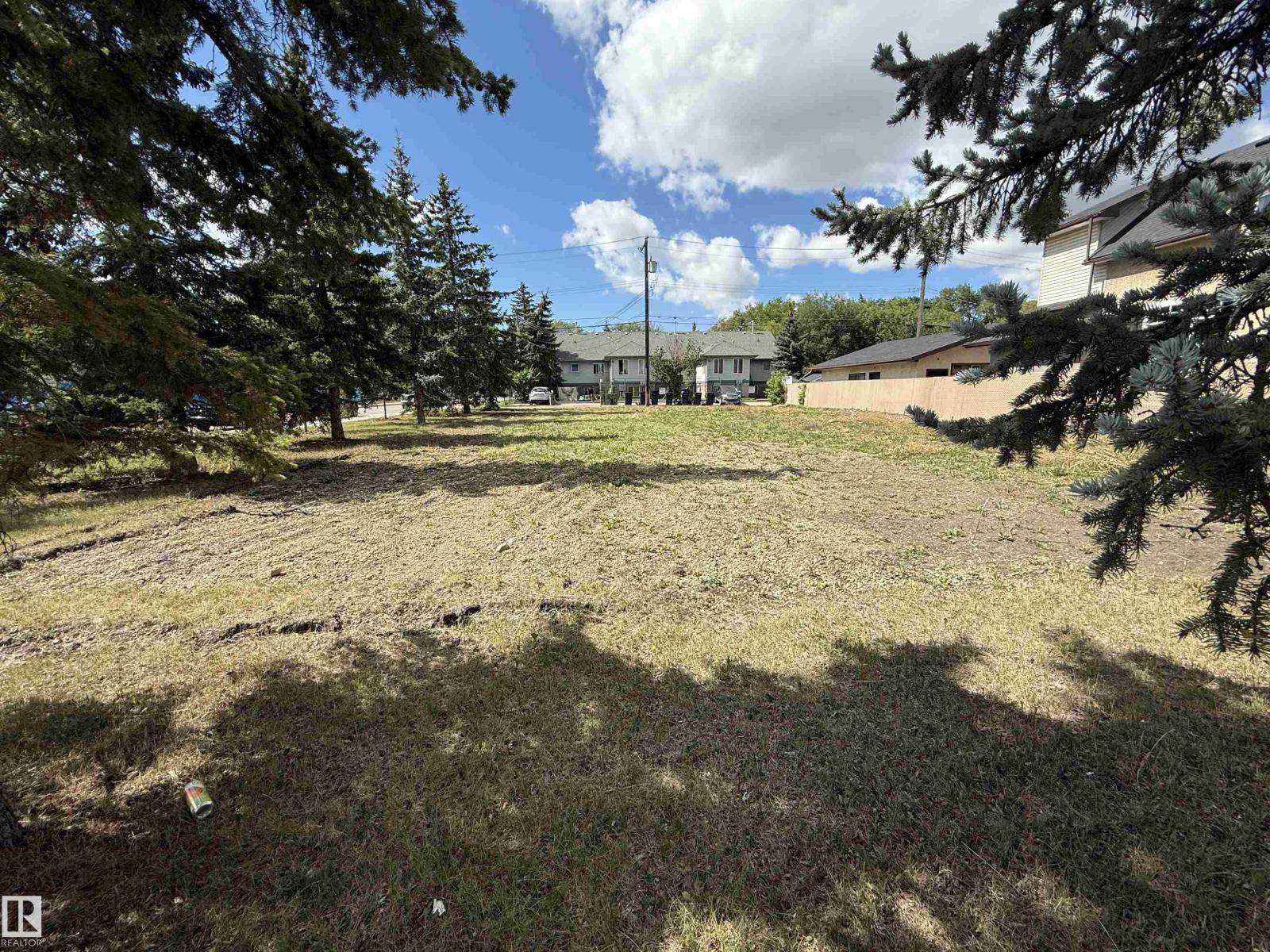 Photo 6 of 11906 76 St Nw, Edmonton AB