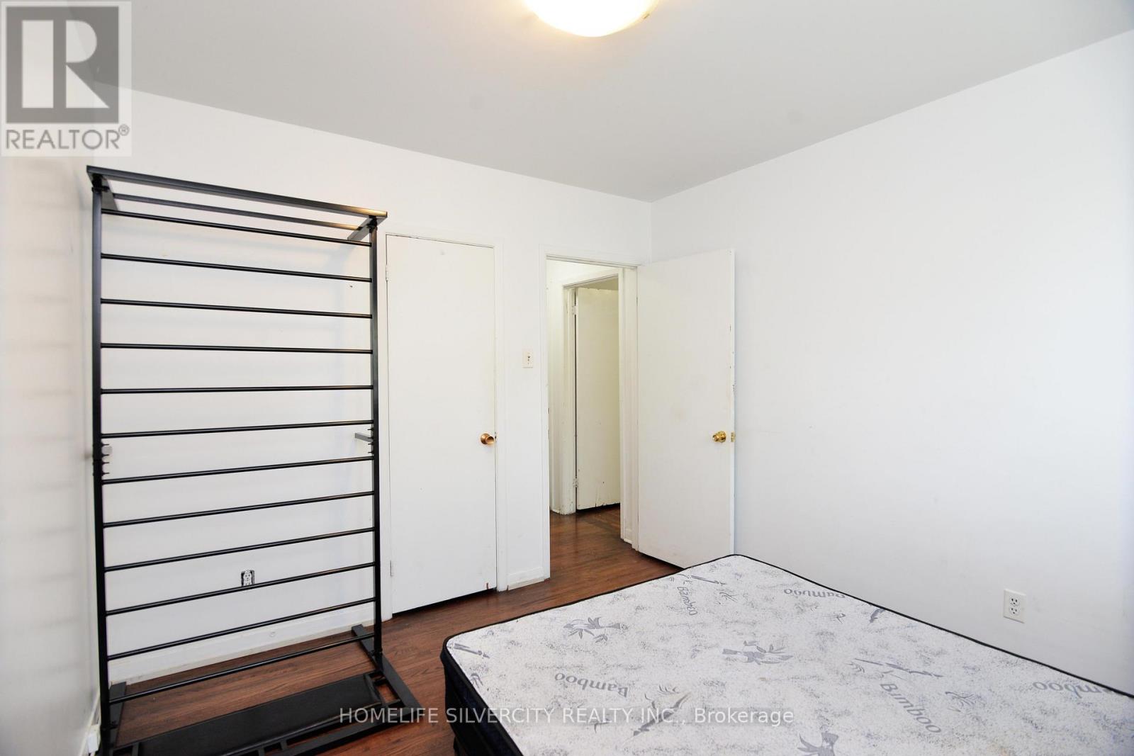 Photo 29 of 88 Ardglen Drive, Brampton ON