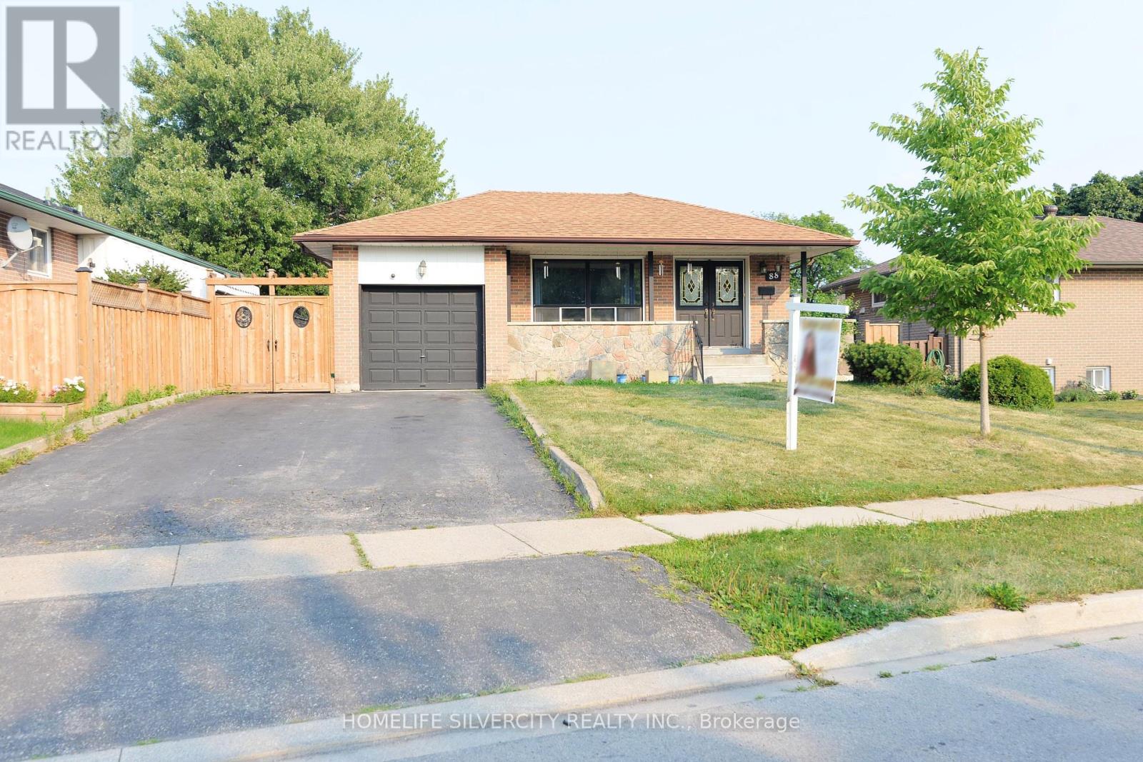 Photo 22 of 88 Ardglen Drive, Brampton ON