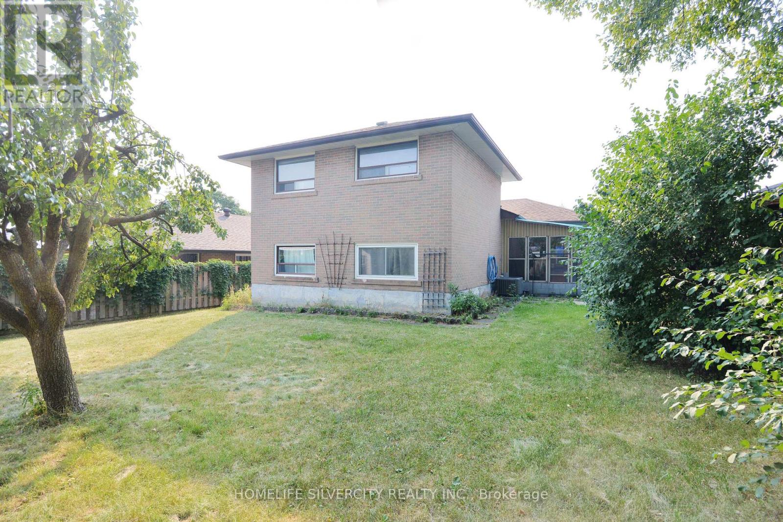 Photo 43 of 88 Ardglen Drive, Brampton ON