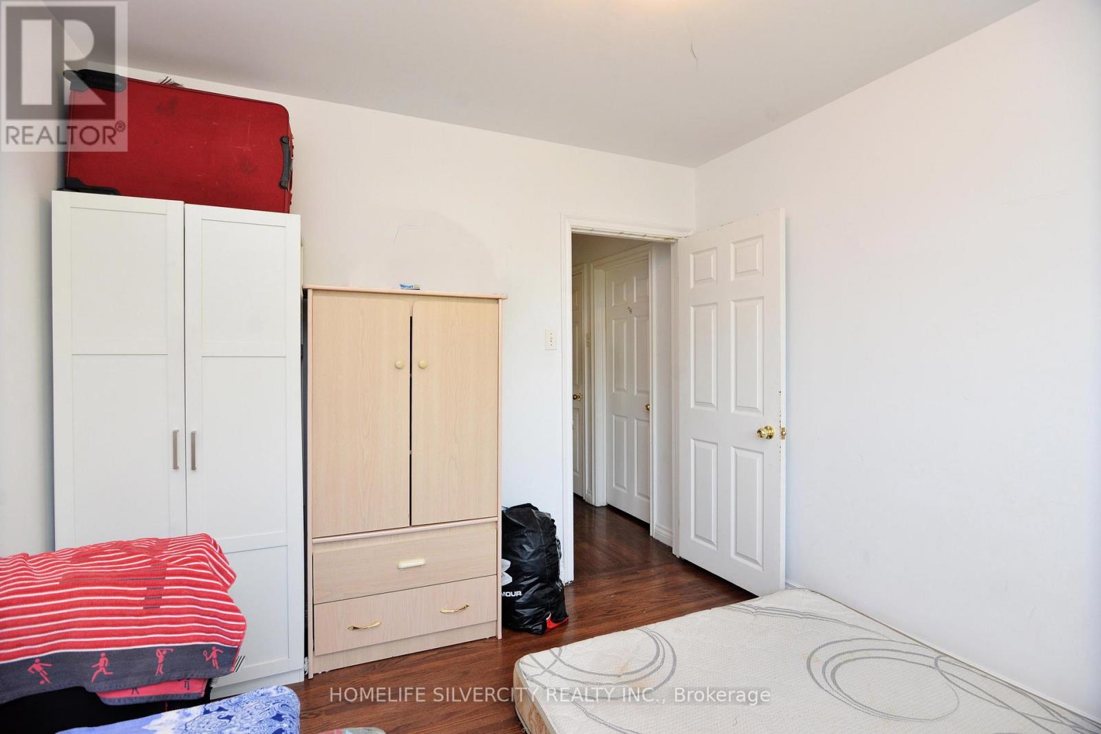 Photo 42 of 88 Ardglen Drive, Brampton ON