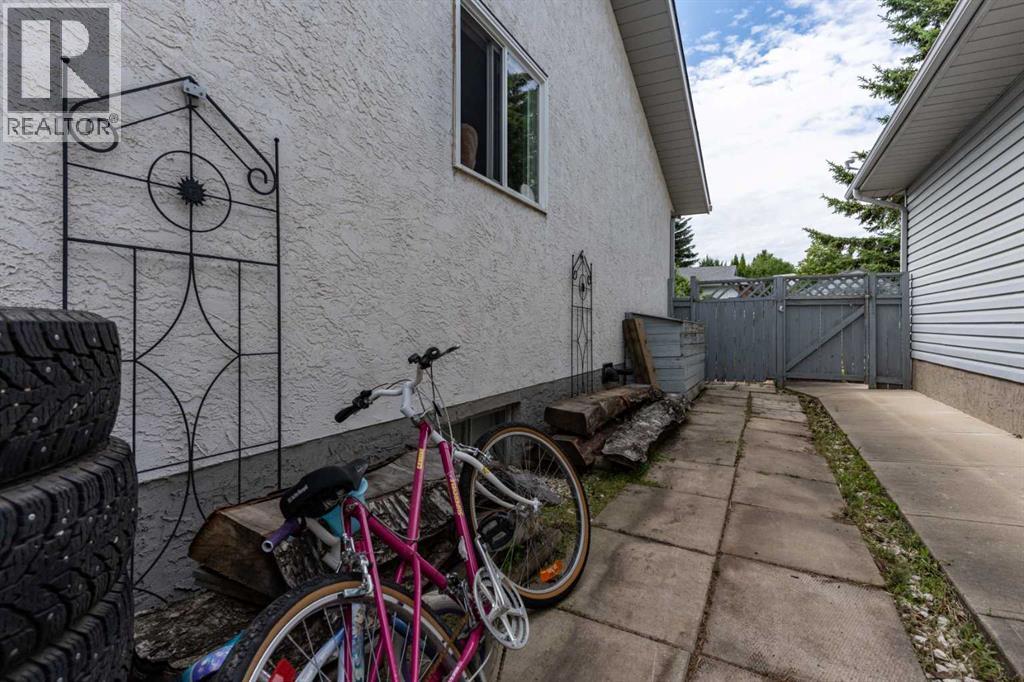 Single Family House Bungalow for Sale in   Street Victoria Park Camrose 
