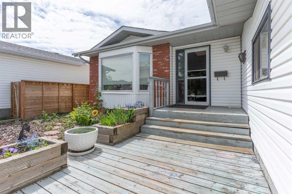 Single Family House Bungalow for Sale in   Street Victoria Park Camrose 