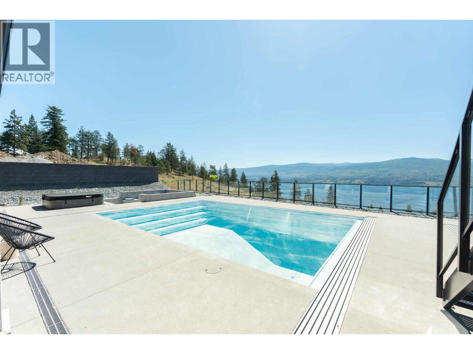  1327 Vineyard Drive, West Kelowna