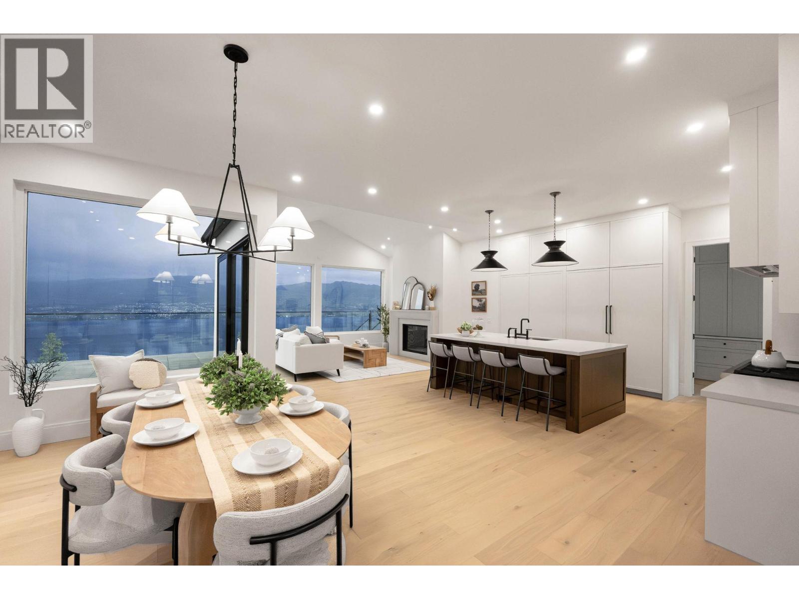 1327 Vineyard Drive, West Kelowna