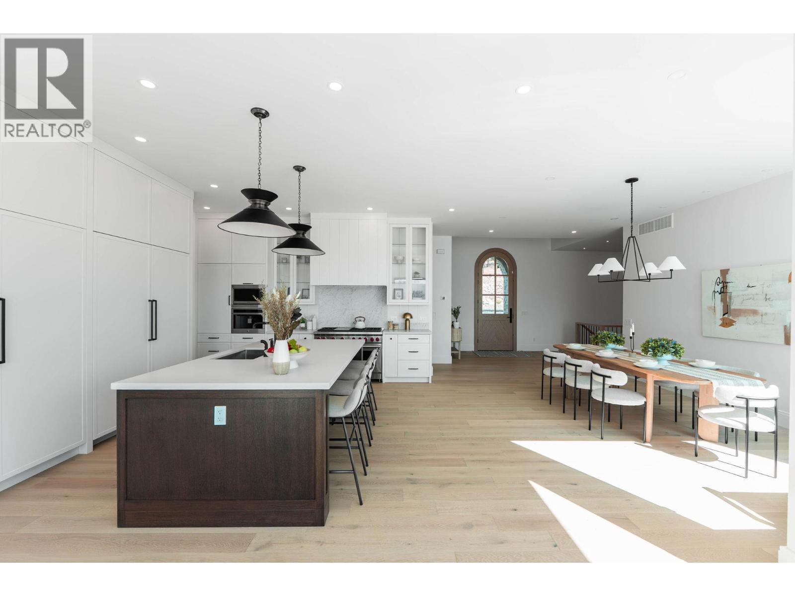  1327 Vineyard Drive, West Kelowna