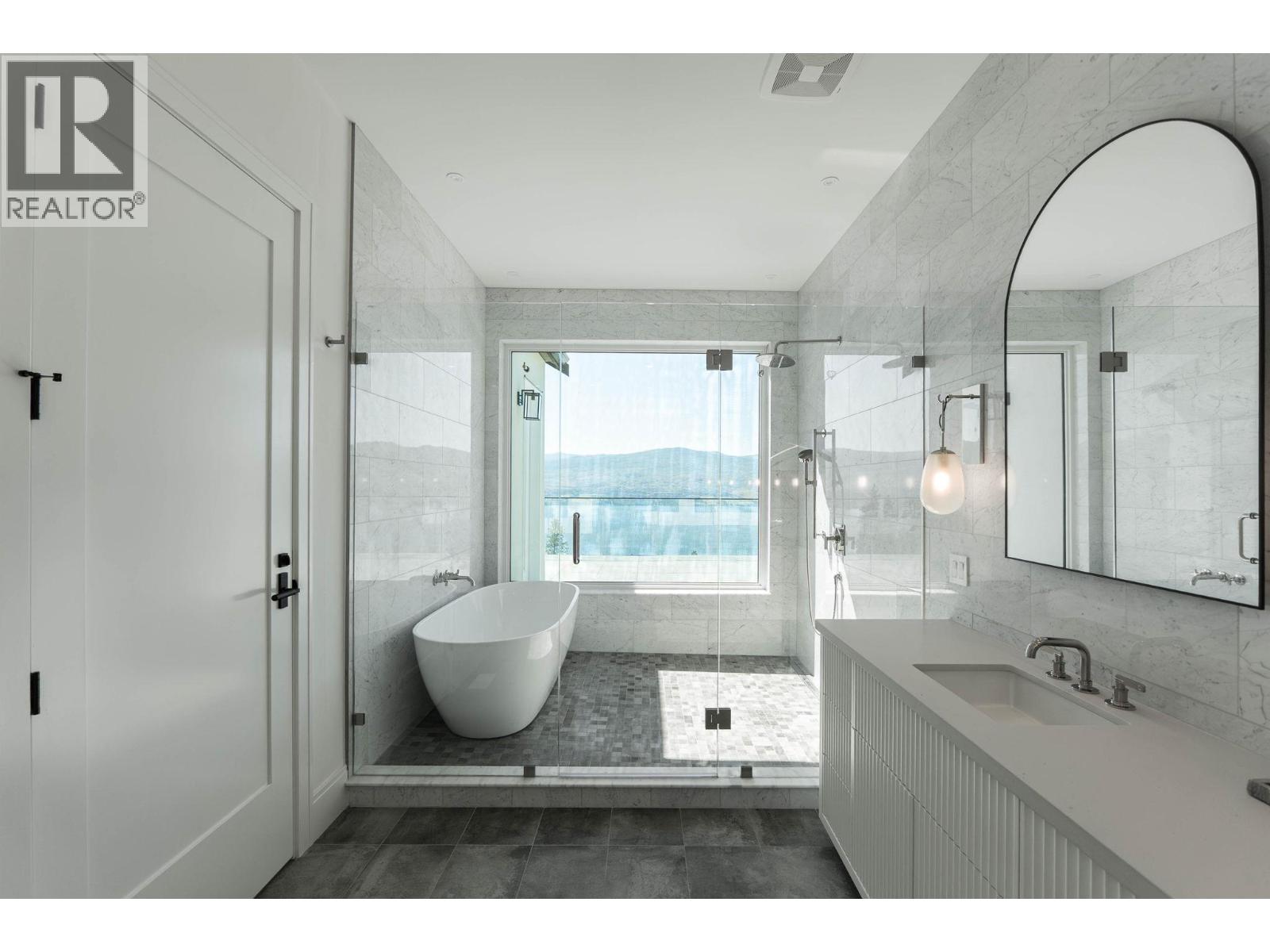  1327 Vineyard Drive, West Kelowna