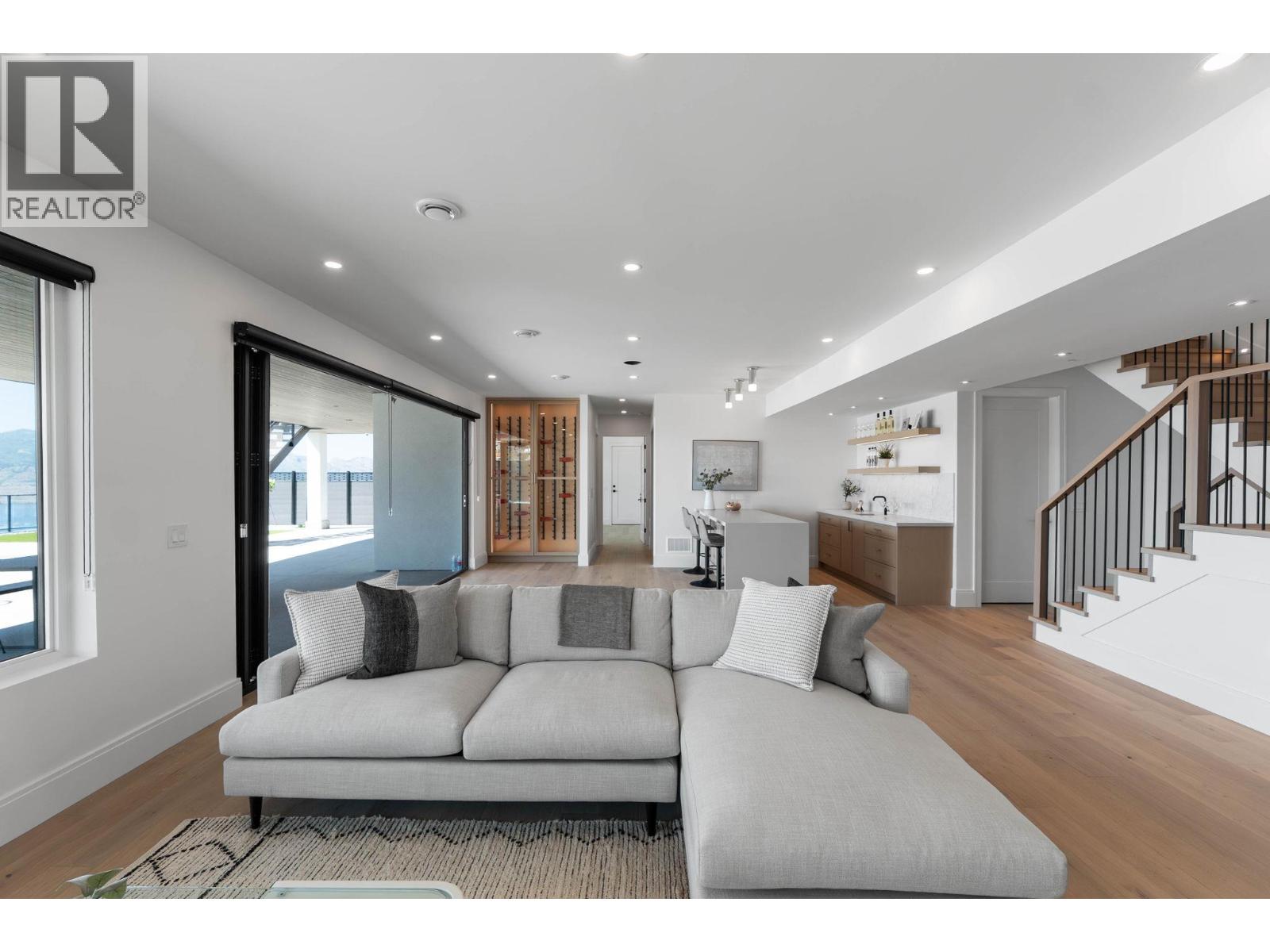  1327 Vineyard Drive, West Kelowna