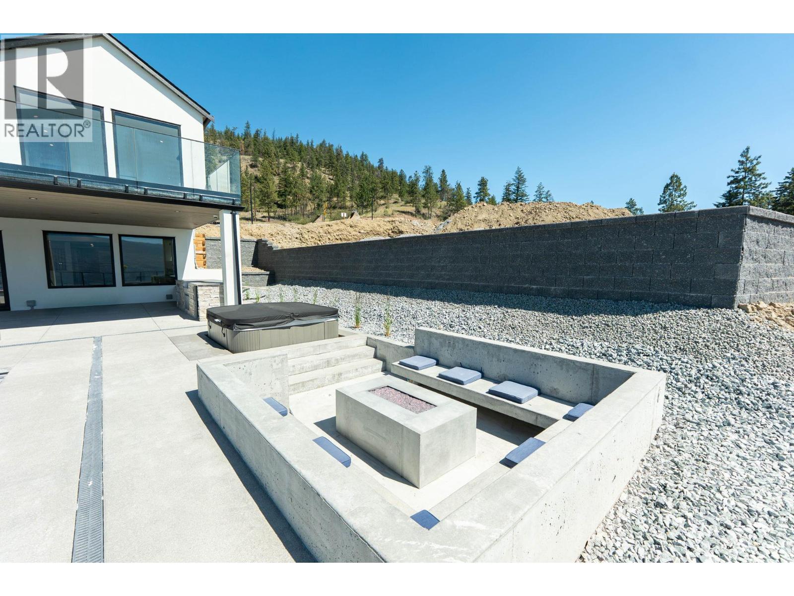  1327 Vineyard Drive, West Kelowna