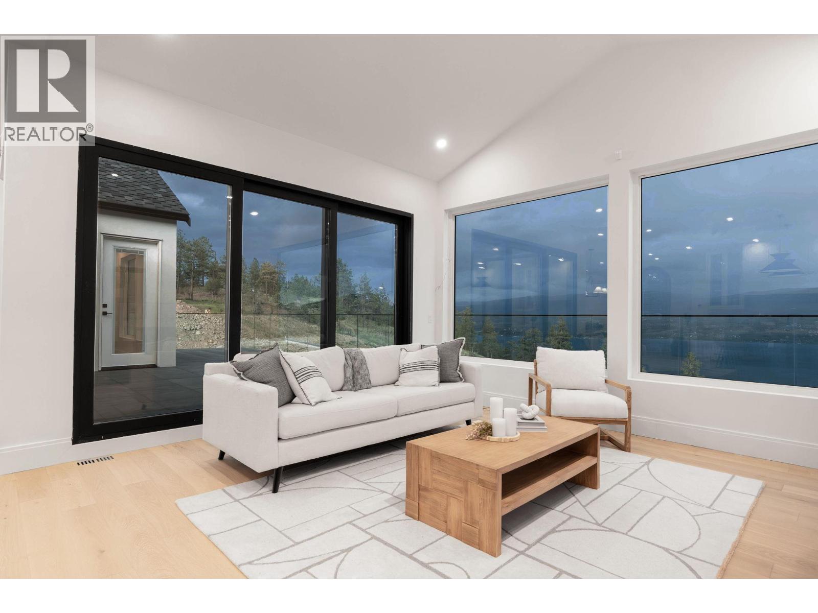  1327 Vineyard Drive, West Kelowna