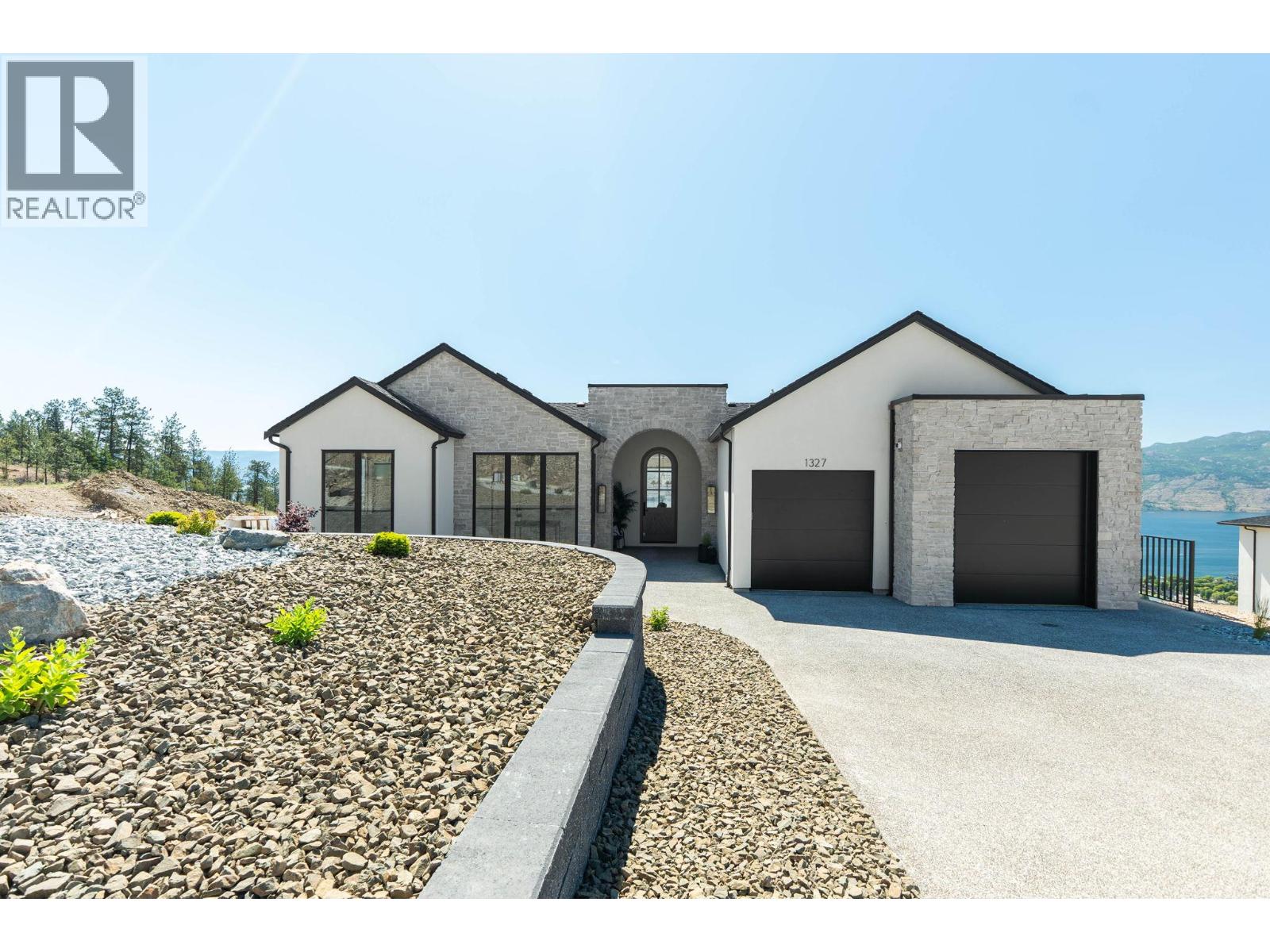  1327 Vineyard Drive, West Kelowna
