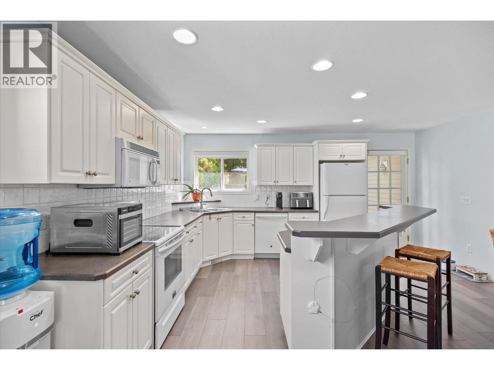 351 665 Cook Road, Kelowna