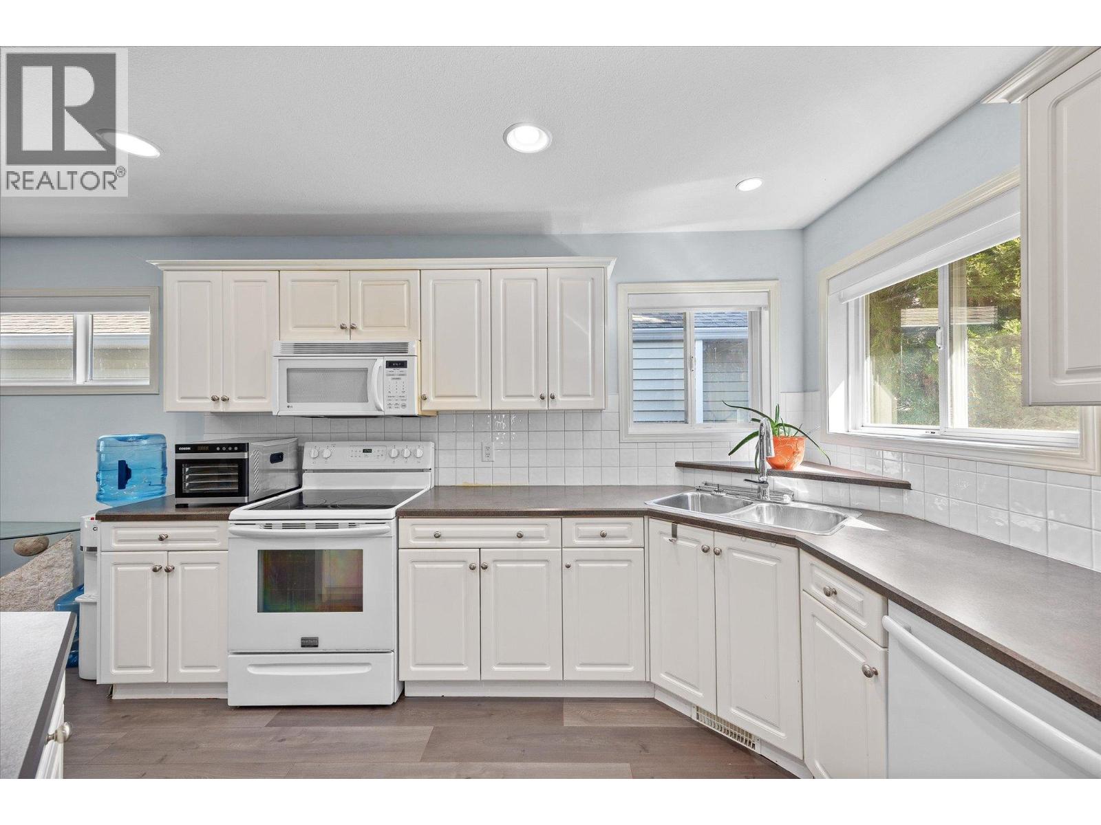 351 665 Cook Road, Kelowna