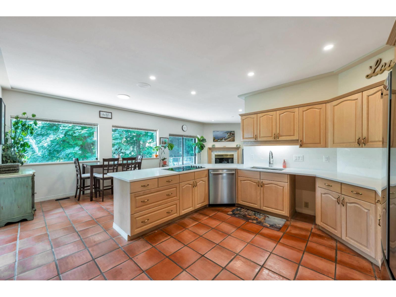 Photo 6 of 1311 133 A Street, Surrey BC