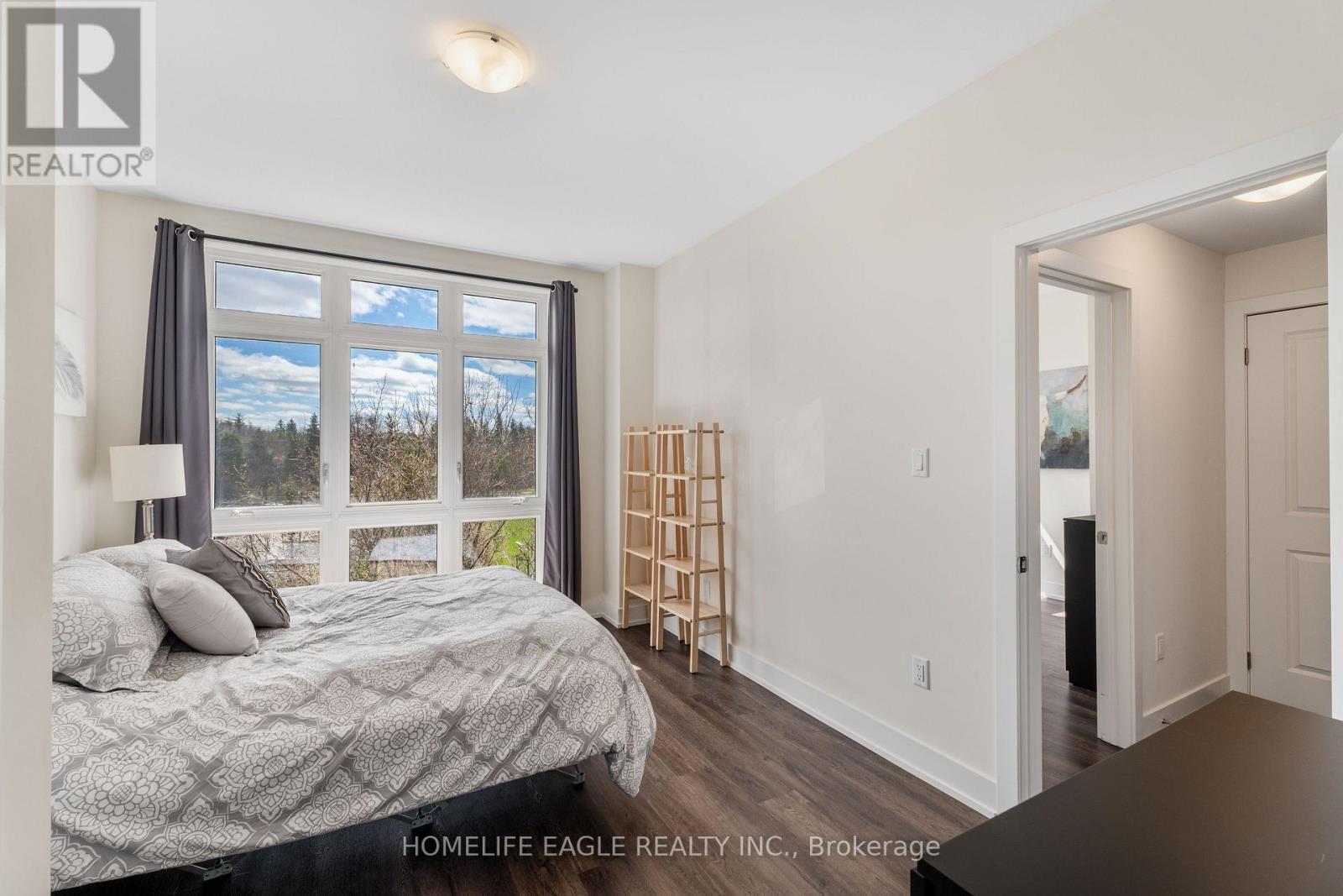 Photo 11 of 16 7 Phelps Lane, Richmond Hill ON