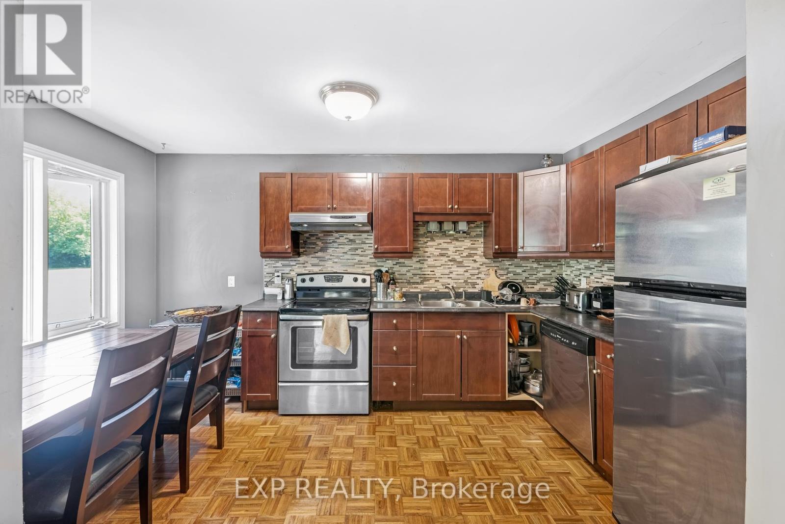 Photo 41 of 17 Chamberlain Court, King ON
