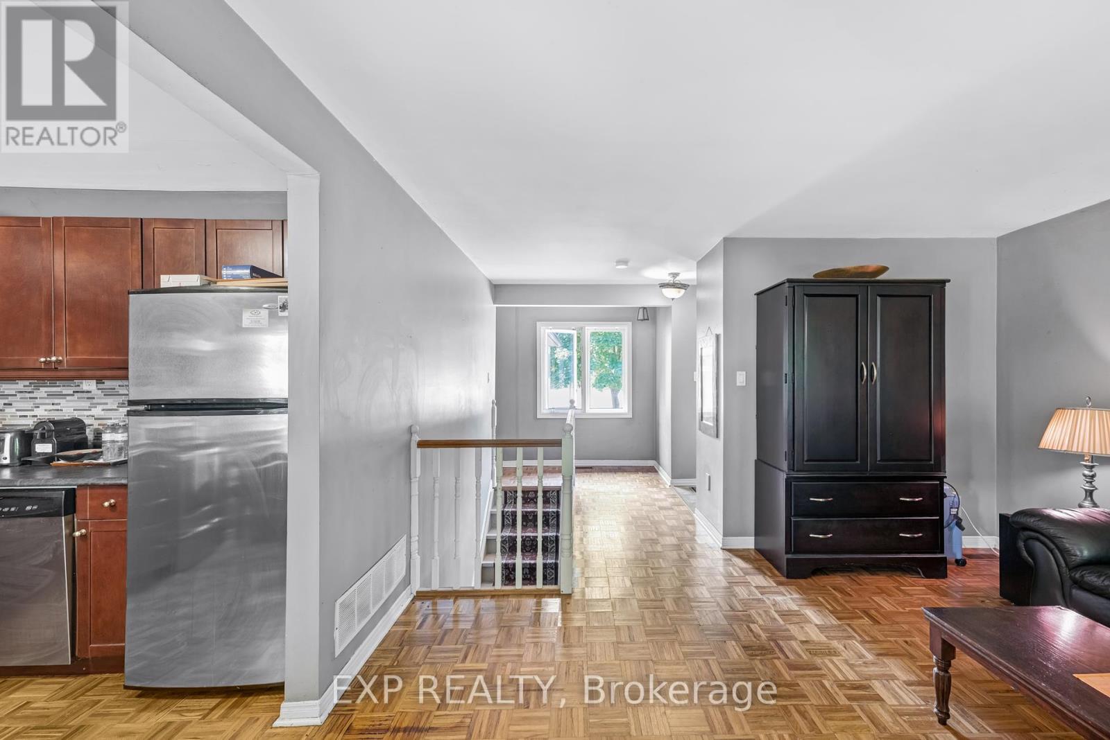 Photo 42 of 17 Chamberlain Court, King ON