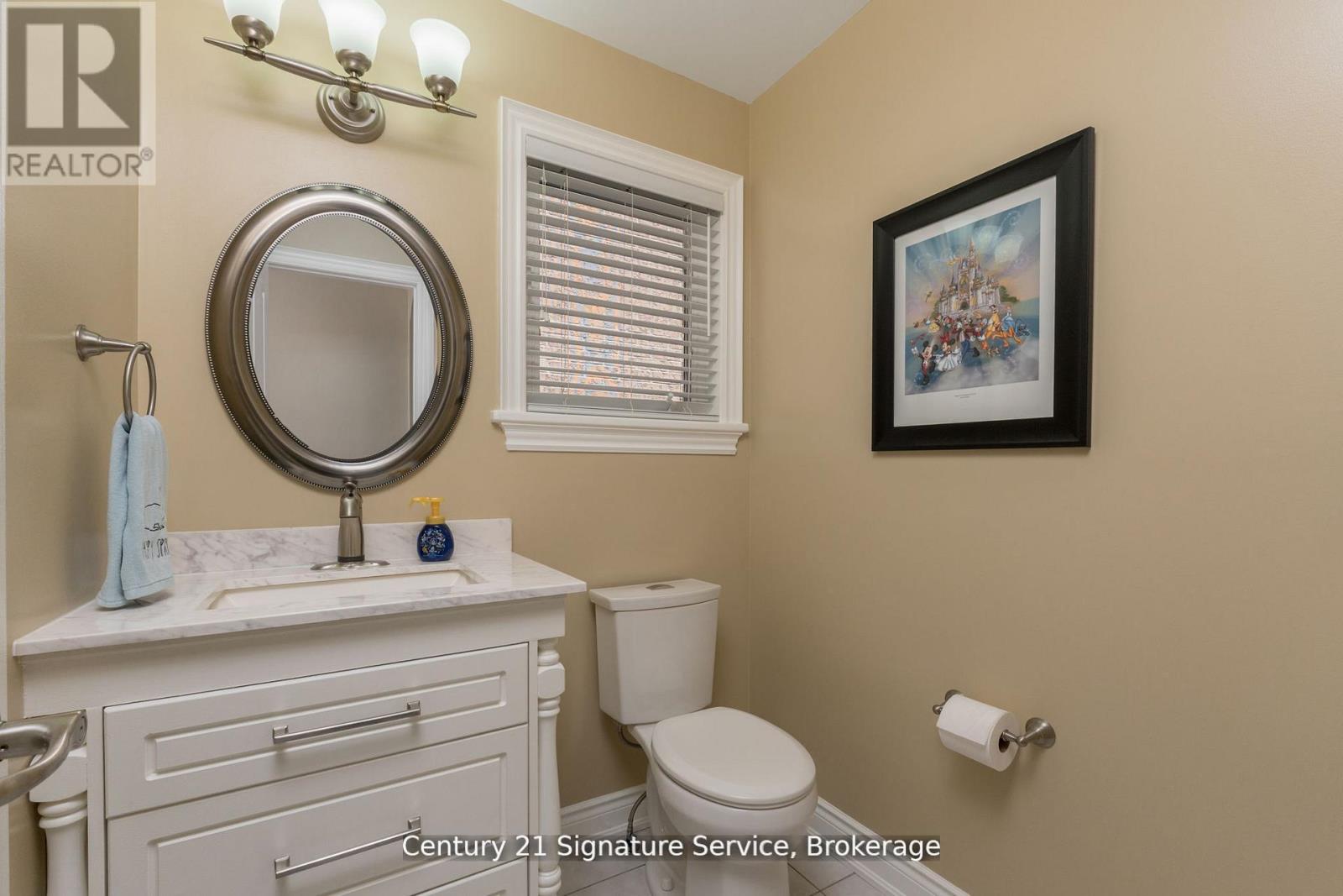 Photo 7 of 41 Faris Street, Bradford West Gwillimbury ON