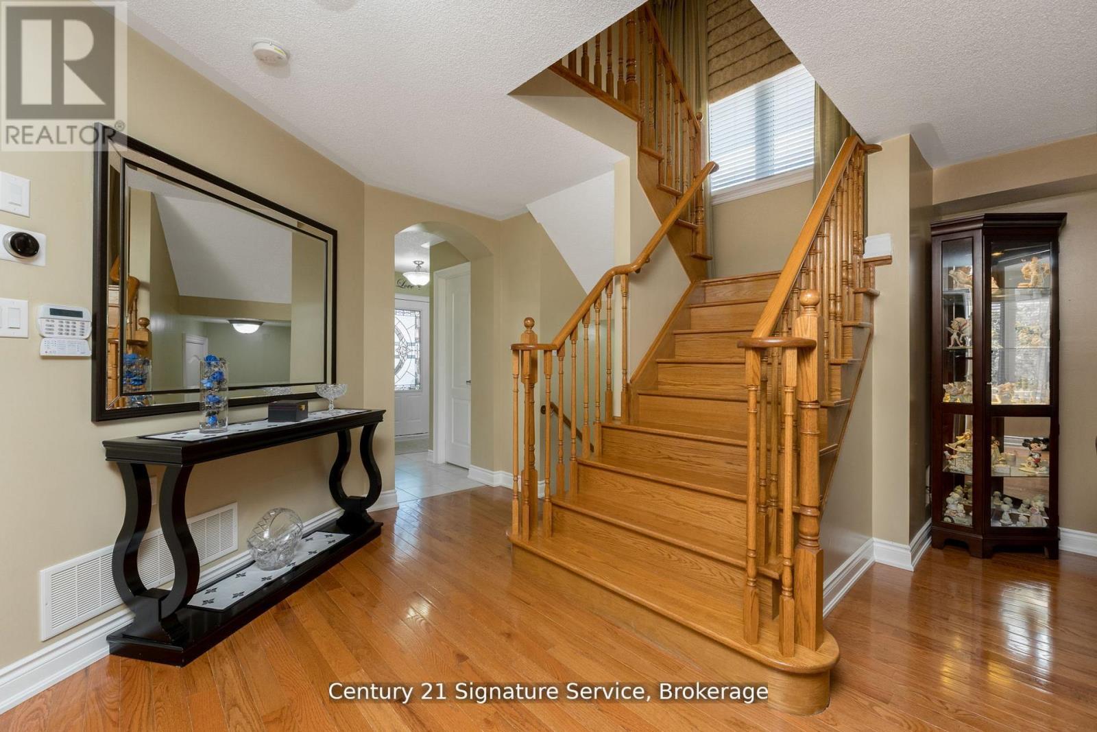 Photo 22 of 41 Faris Street, Bradford West Gwillimbury ON