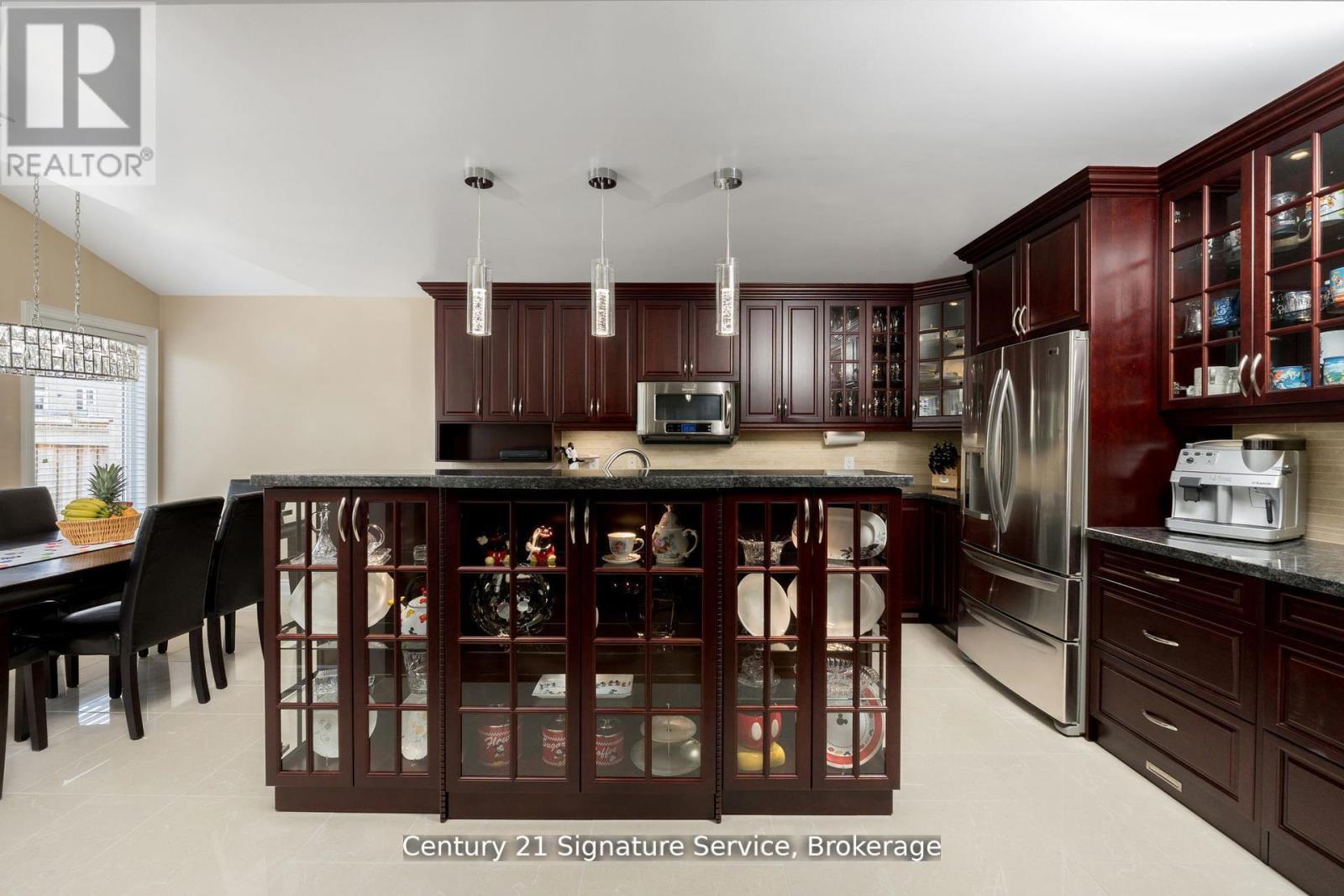 Photo 6 of 41 Faris Street, Bradford West Gwillimbury ON