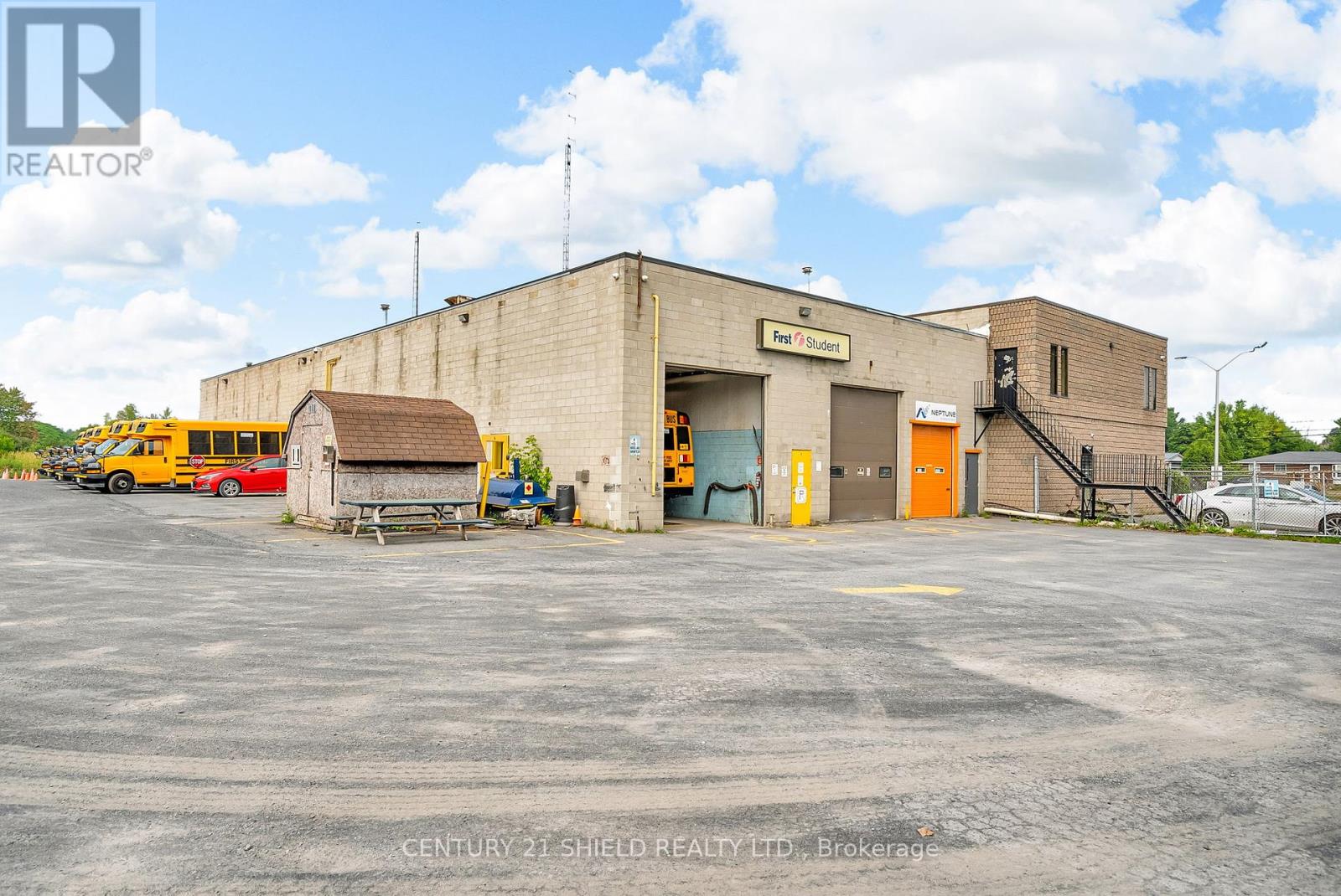 Photo 17 of 120 Tollgate Street W, Cornwall ON
