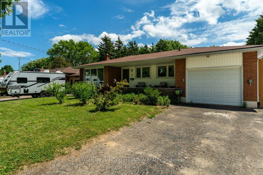 Photo 2 of 8 Ramlee Road, St Catharines ON