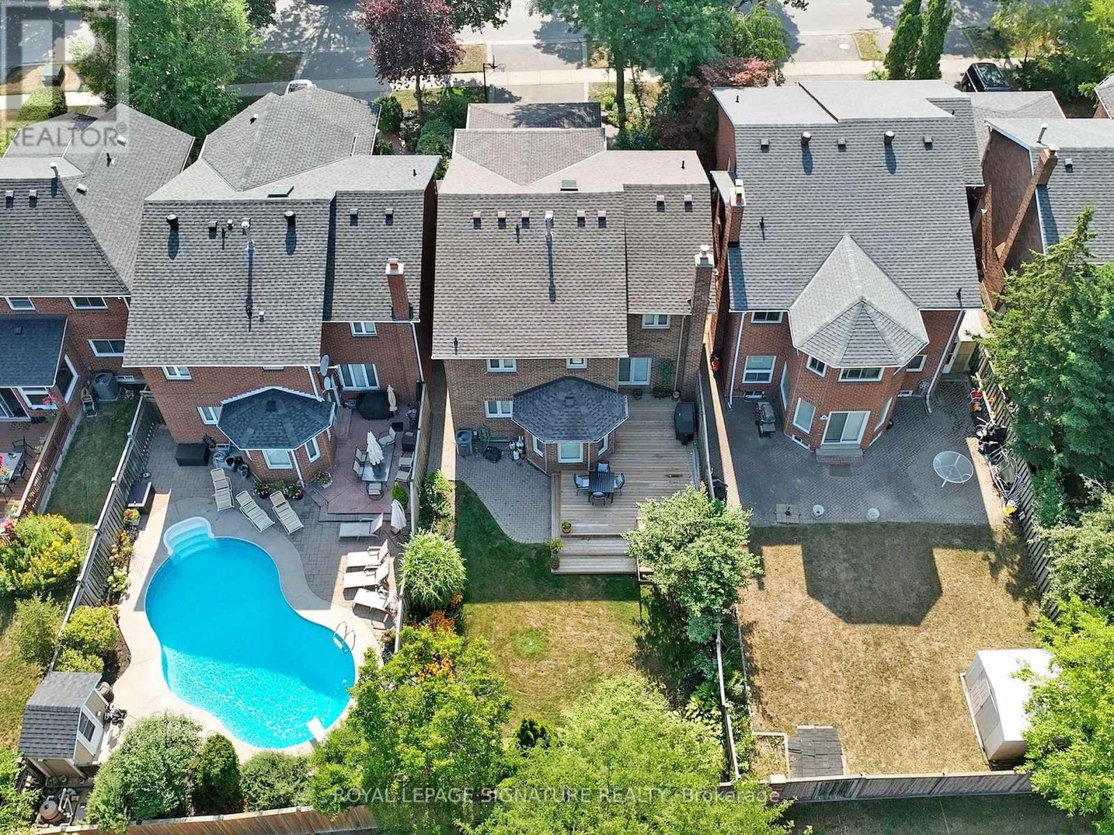 Photo 30 of 48 Millcroft Way, Vaughan ON