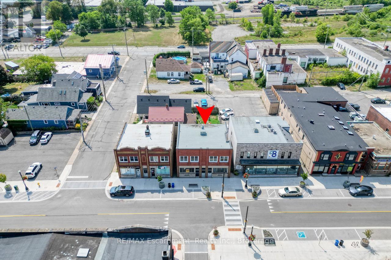 Photo 2 of 27 29 Jarvis Street, Fort Erie ON