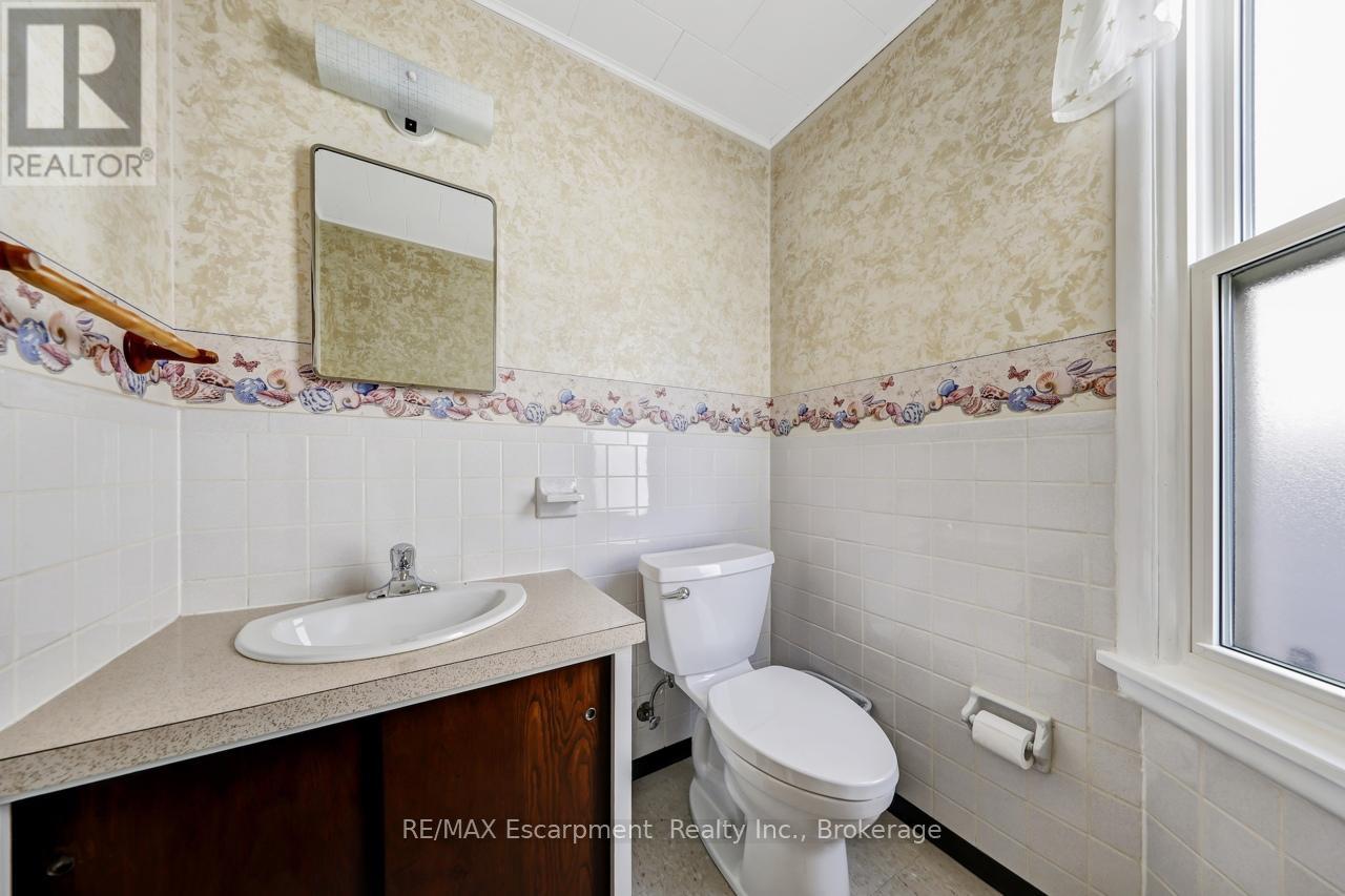 Photo 29 of 27 29 Jarvis Street, Fort Erie ON