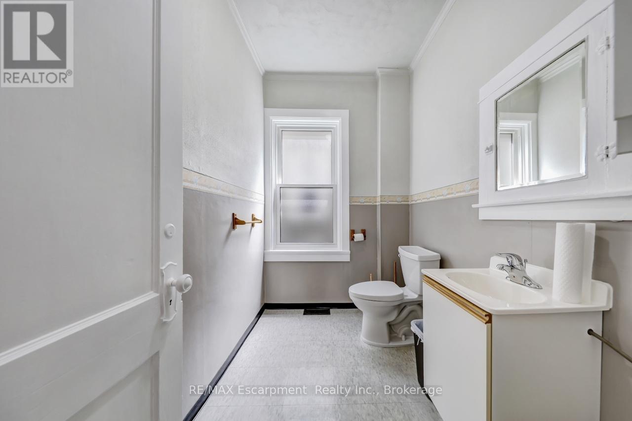 Photo 41 of 27 29 Jarvis Street, Fort Erie ON