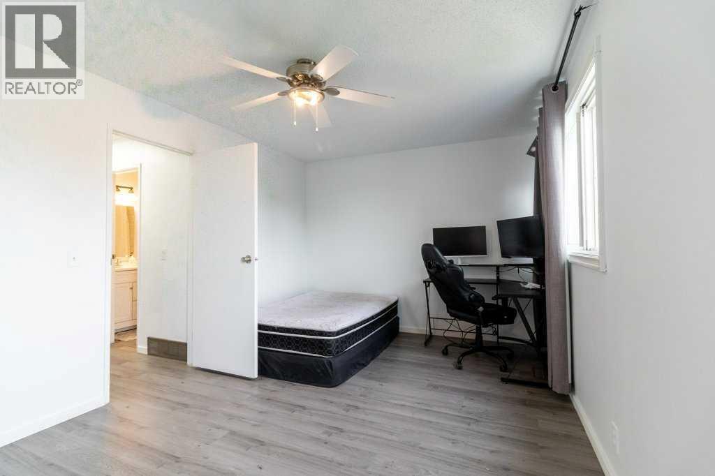Single Family House for Sale in  Whitlock Way NE Whitehorn Calgary 