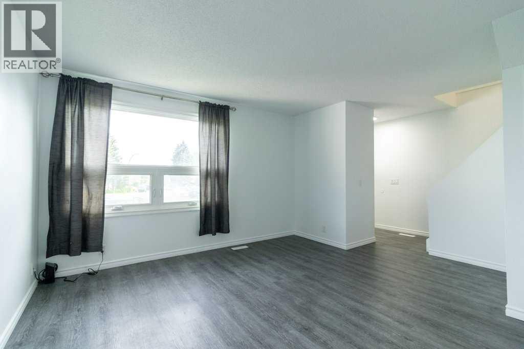 Single Family House for Sale in  Whitlock Way NE Whitehorn Calgary 