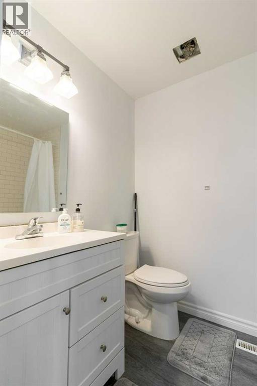 Single Family House for Sale in  Whitlock Way NE Whitehorn Calgary 