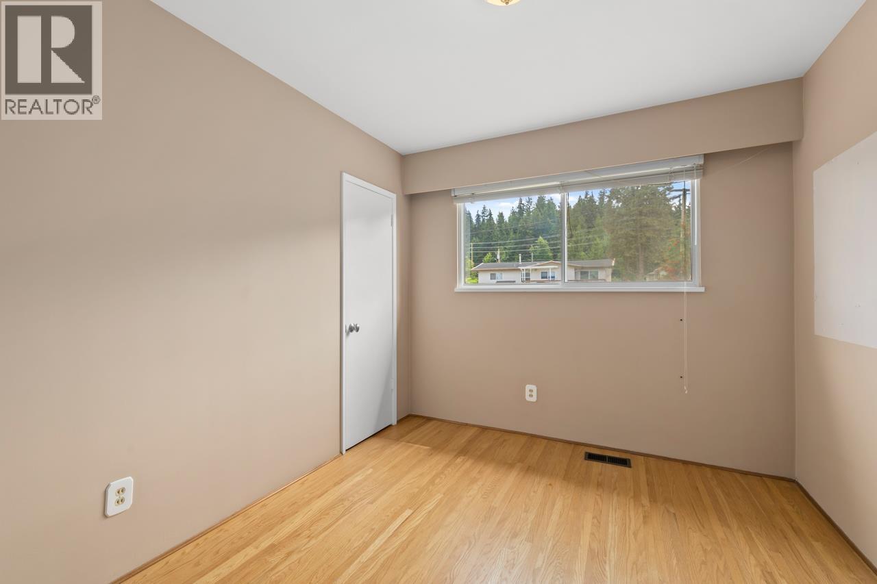 Photo 5 of 879 Thermal Drive, Coquitlam BC