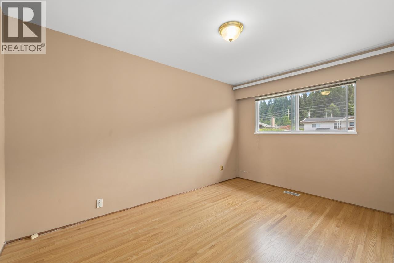 Photo 12 of 879 Thermal Drive, Coquitlam BC