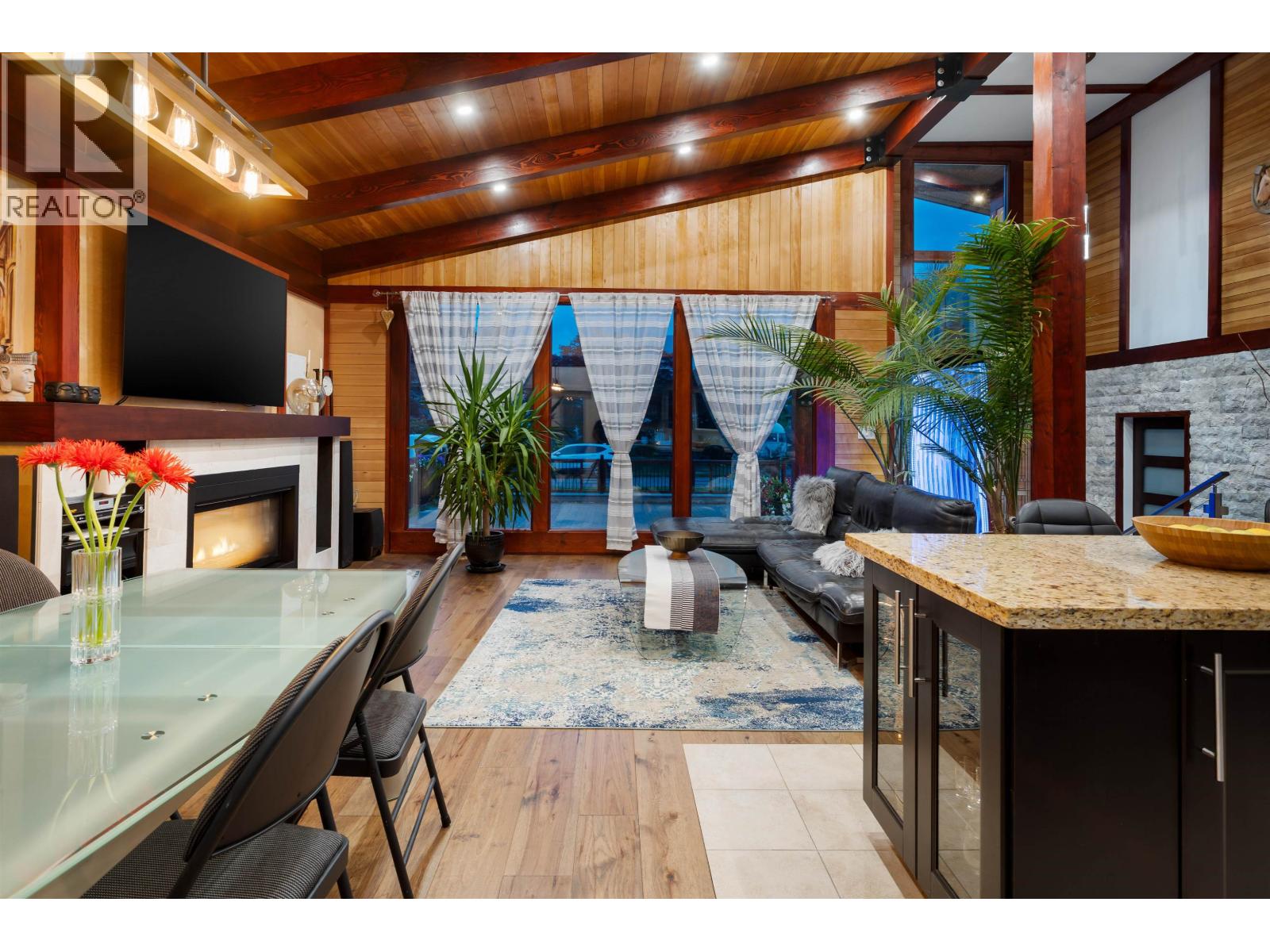 852 WRIGHT AVENUE, Port Coquitlam