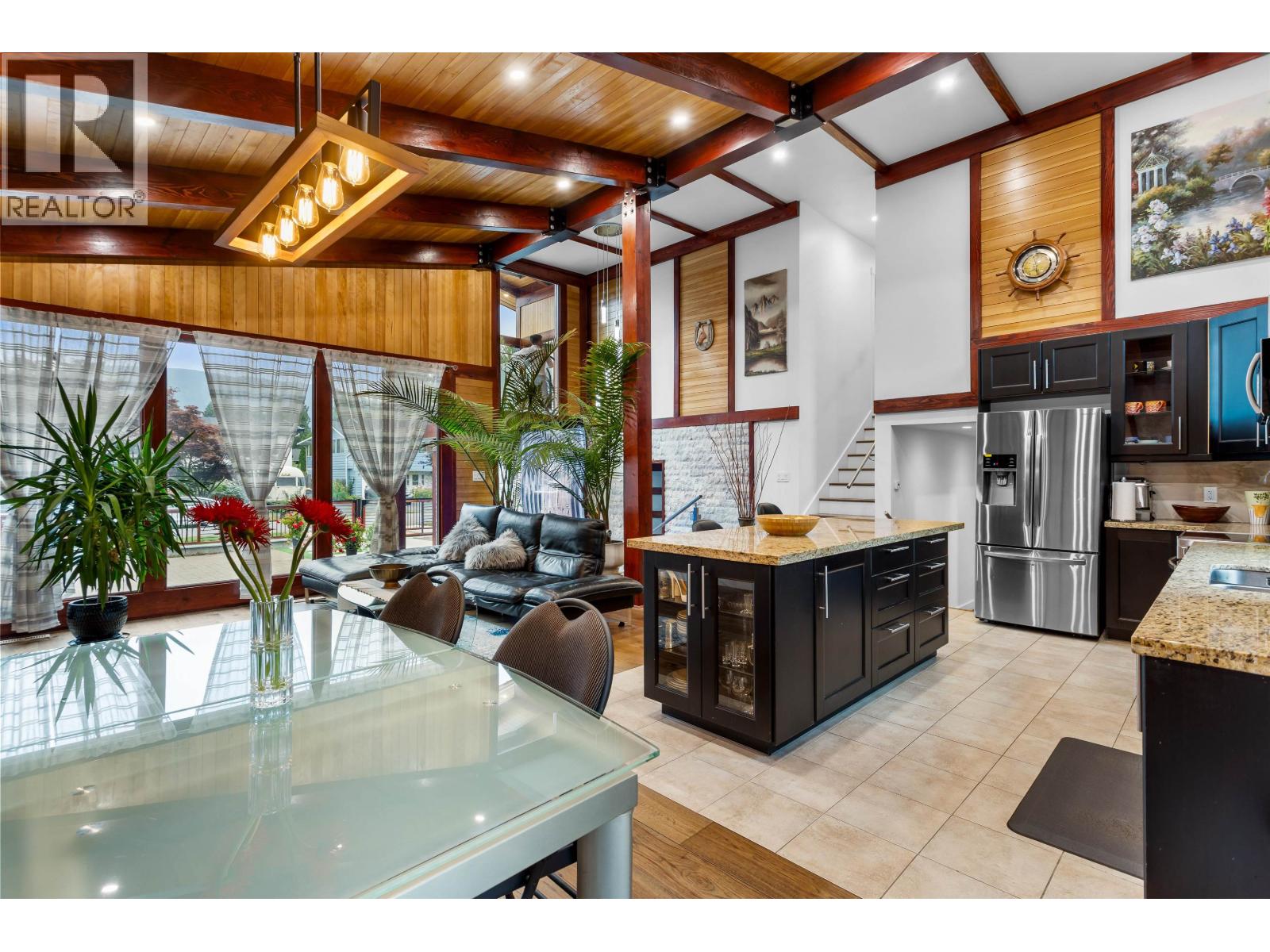 852 WRIGHT AVENUE, Port Coquitlam