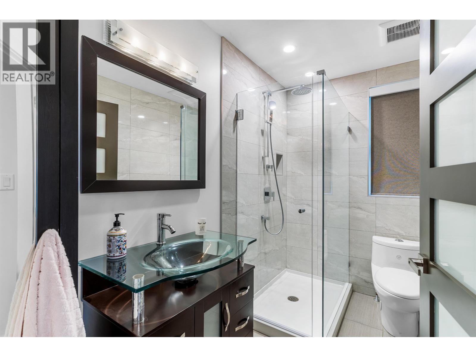 852 WRIGHT AVENUE, Port Coquitlam