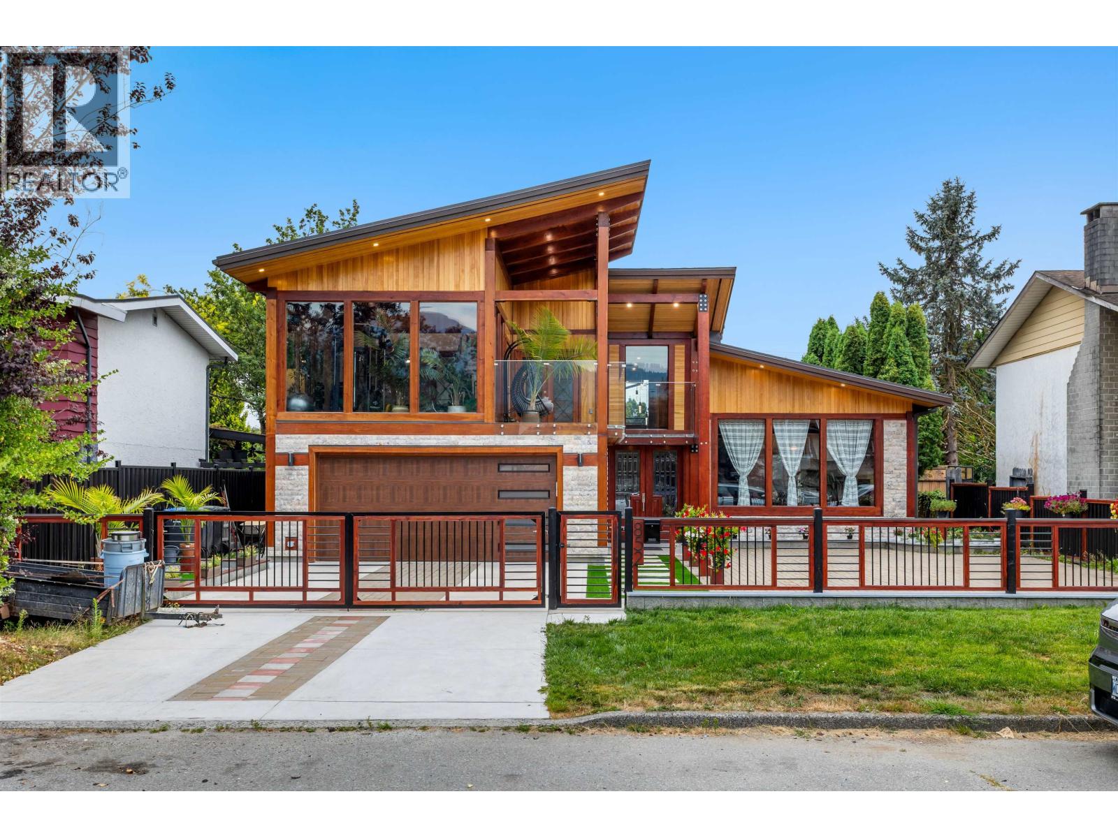 852 WRIGHT AVENUE, Port Coquitlam