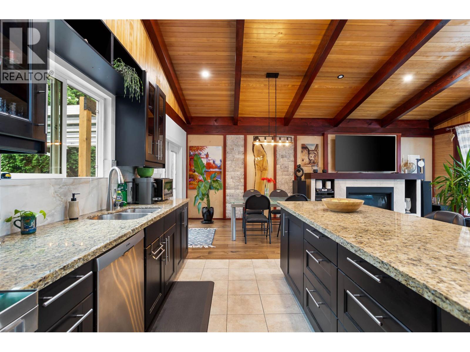 852 WRIGHT AVENUE, Port Coquitlam