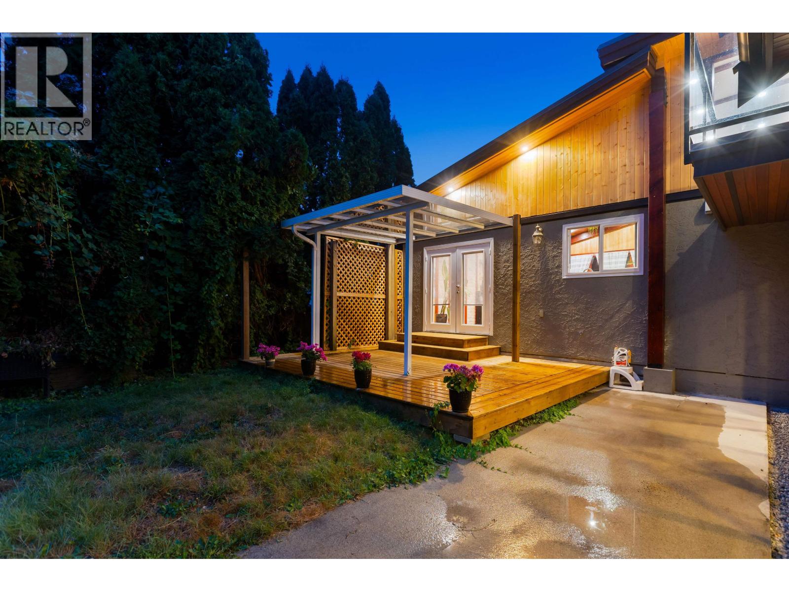 852 WRIGHT AVENUE, Port Coquitlam