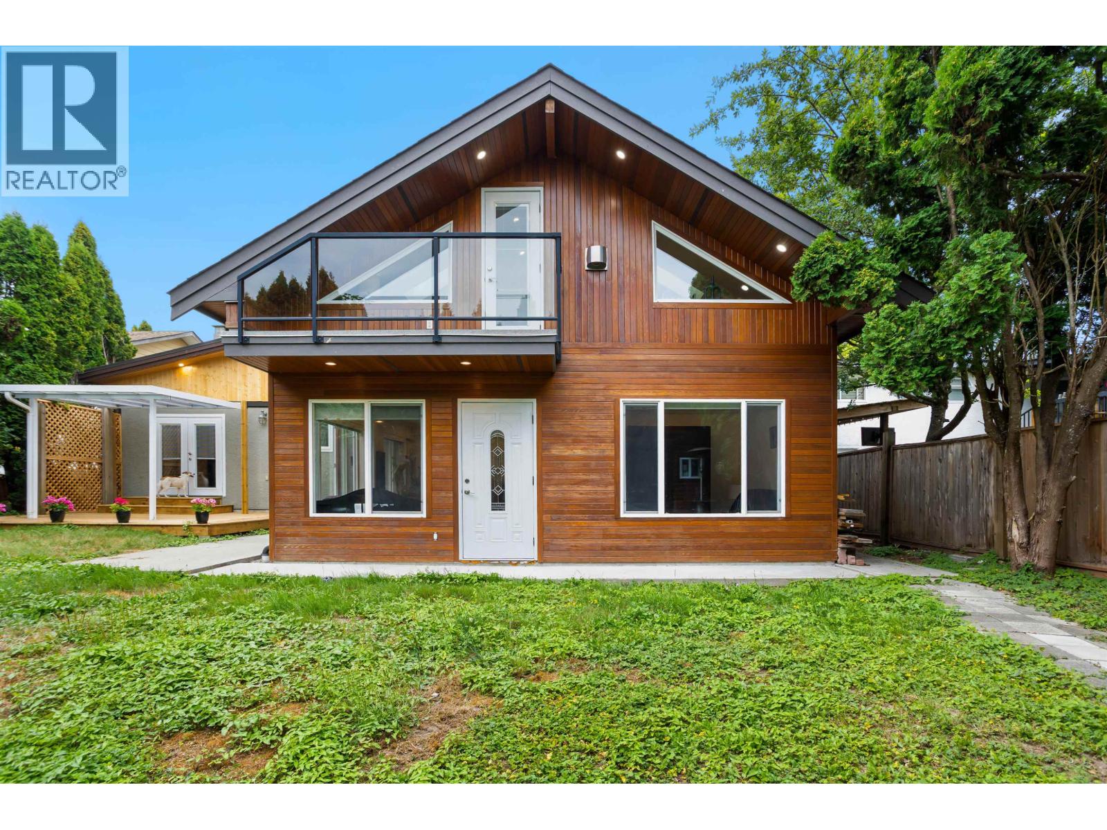 852 WRIGHT AVENUE, Port Coquitlam