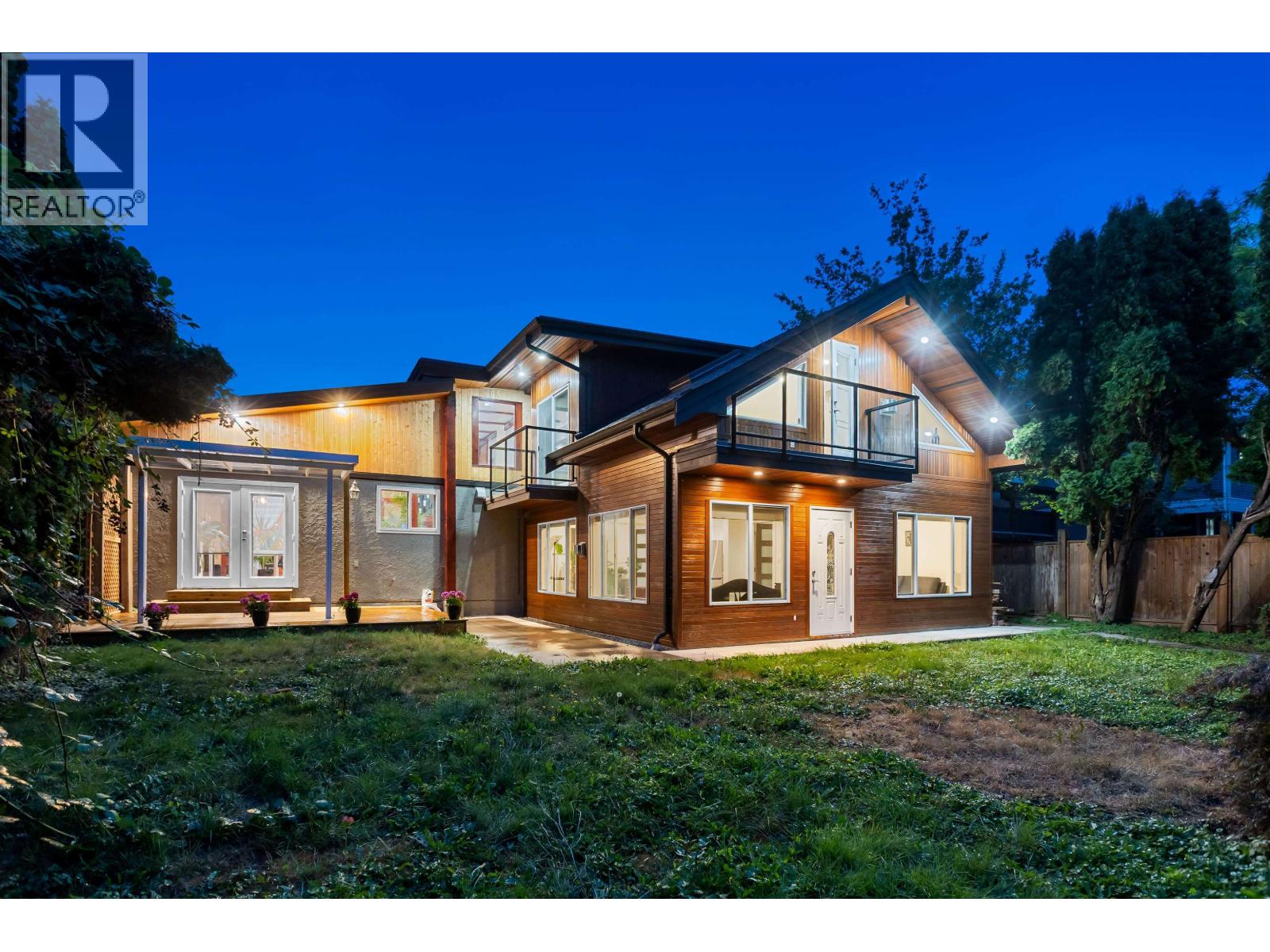 852 WRIGHT AVENUE, Port Coquitlam