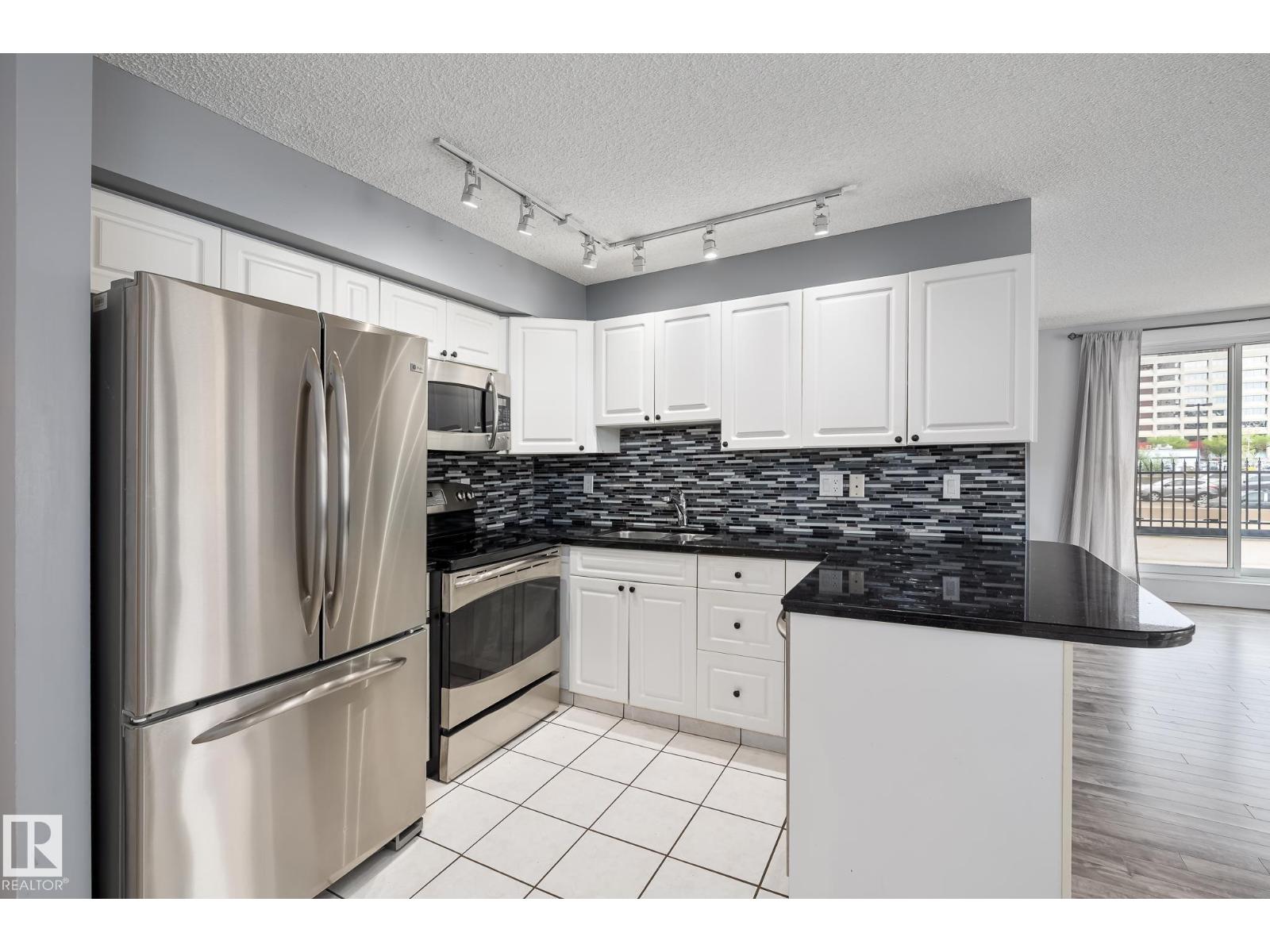 Photo 2 of 204 10909 103 Av Nw, Edmonton AB