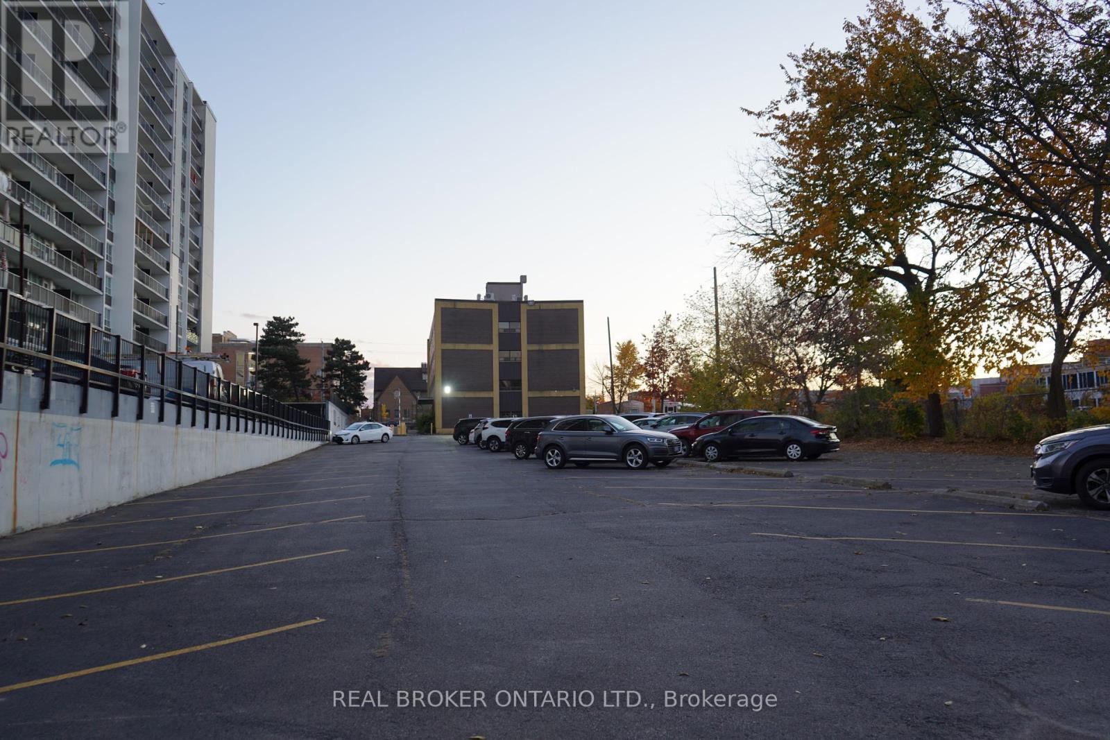 Photo 12 of 824 King Street W, Kitchener ON