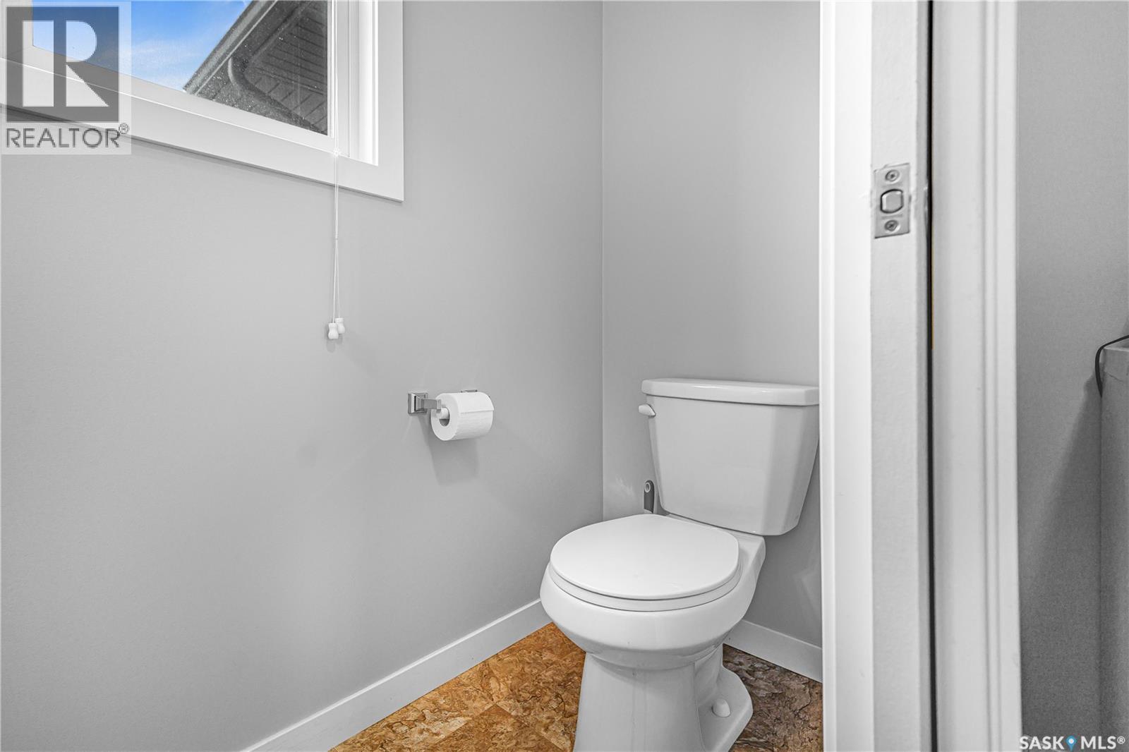 Photo 7 of 303 3440 Avonhurst Drive, Regina SK