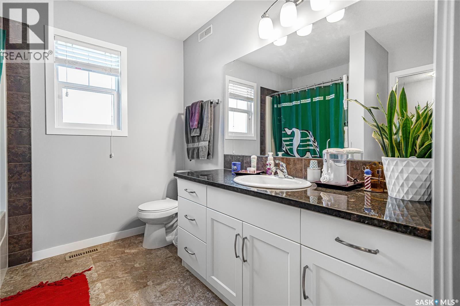 Photo 11 of 303 3440 Avonhurst Drive, Regina SK