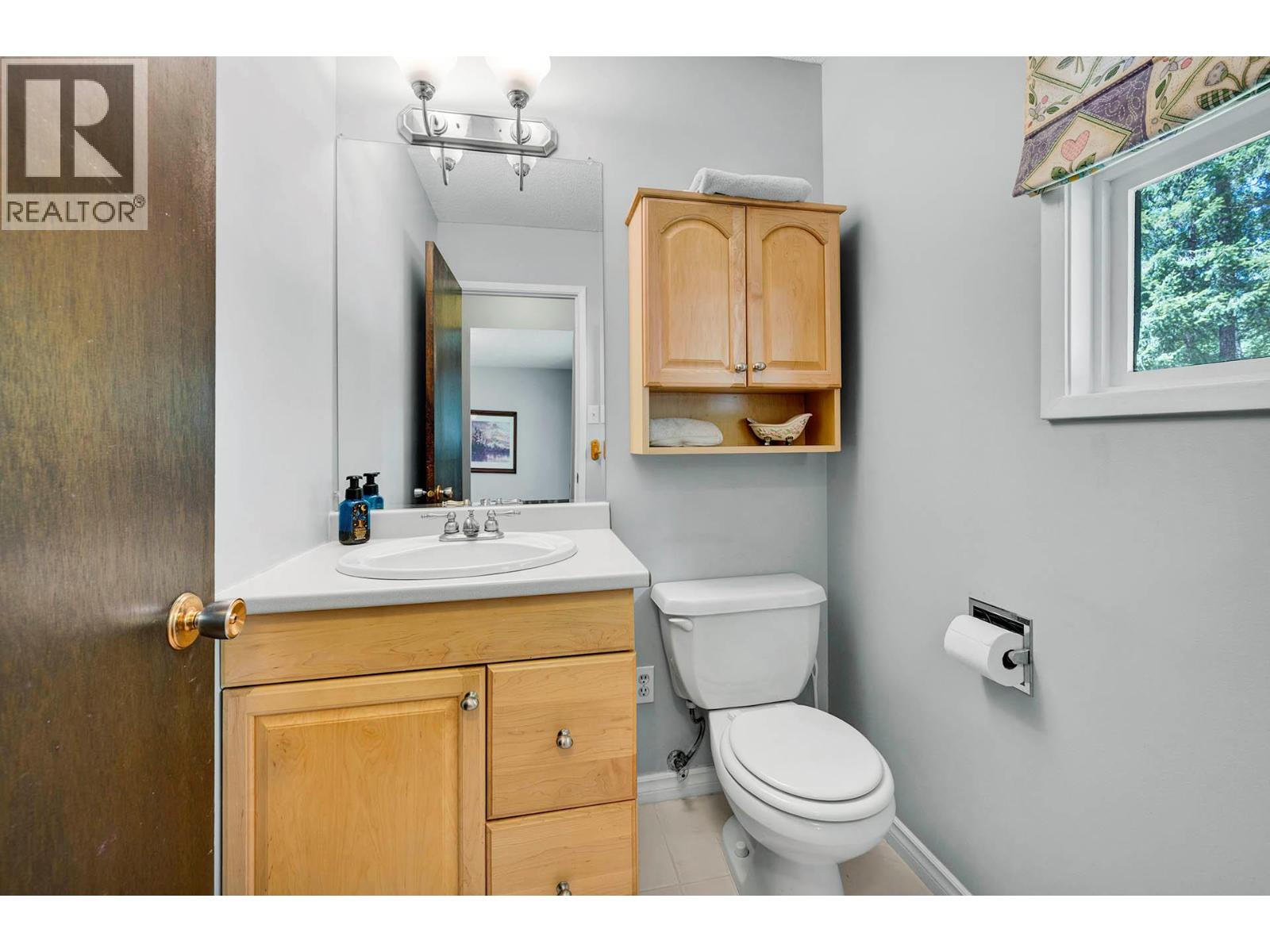 Photo 4 of 343 Helmcken Street, Clearwater BC