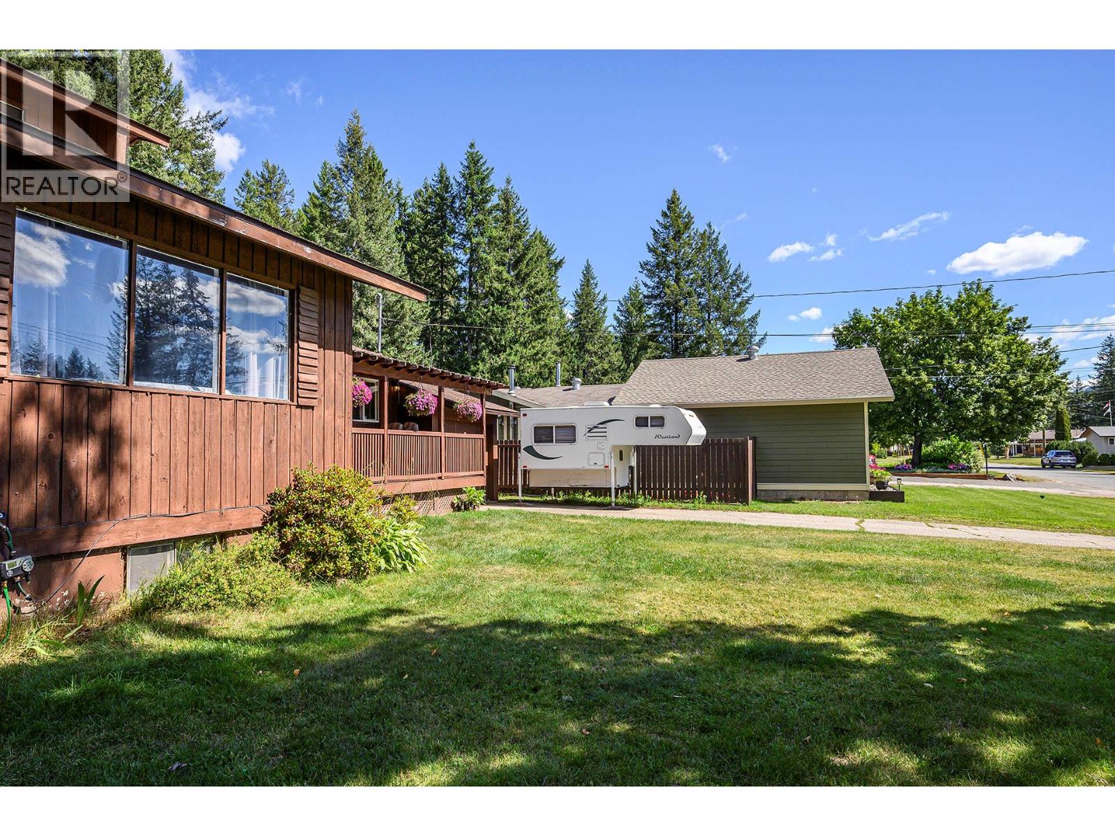 Photo 5 of 343 Helmcken Street, Clearwater BC