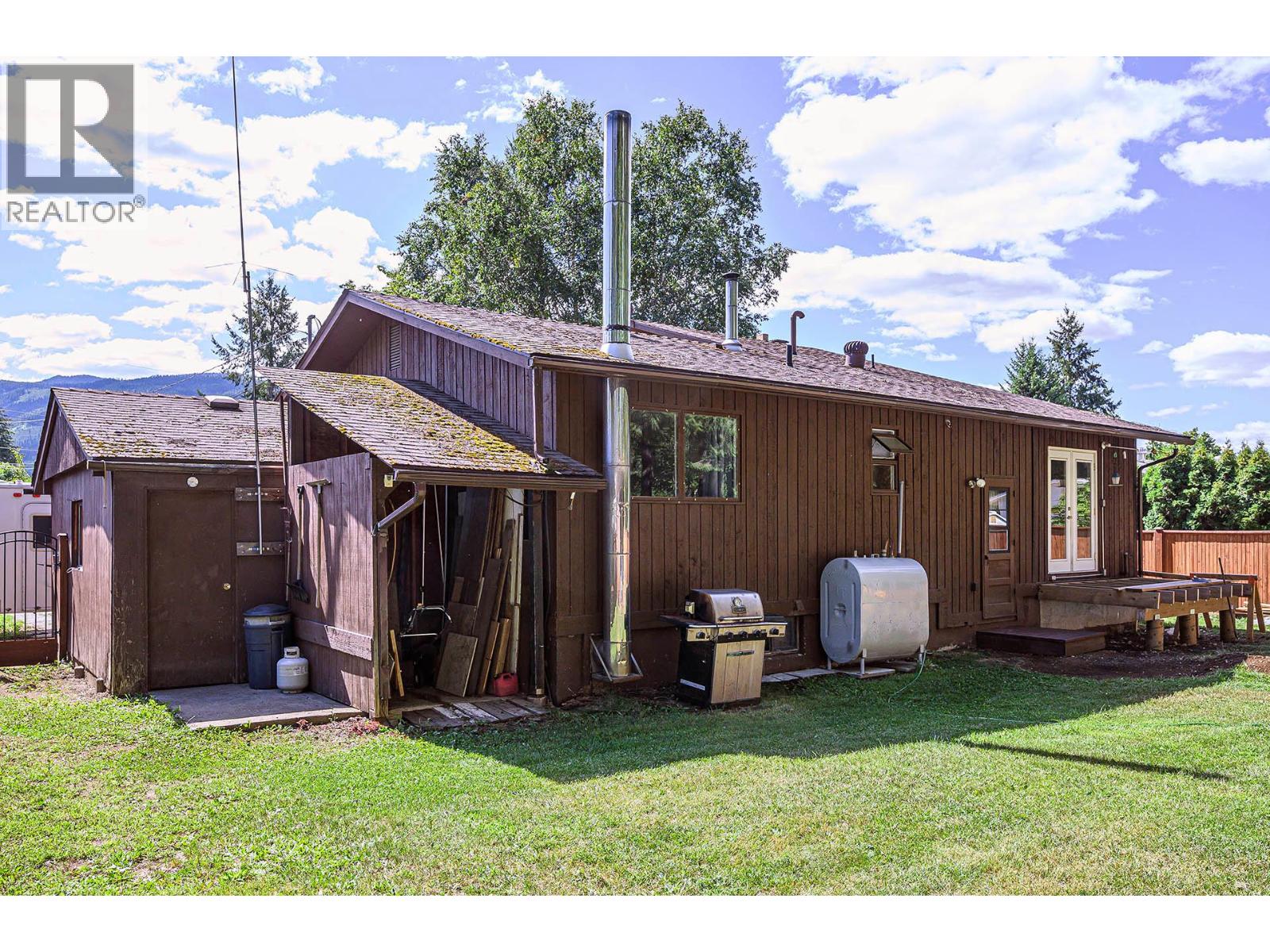Photo 26 of 343 Helmcken Street, Clearwater BC